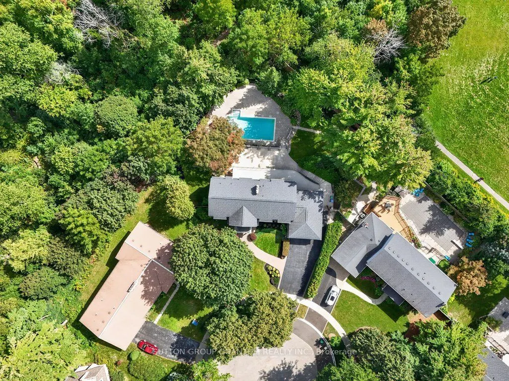 1526 Green Glade