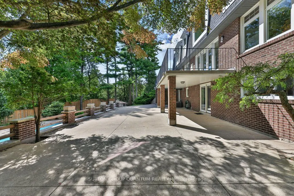 1526 Green Glade