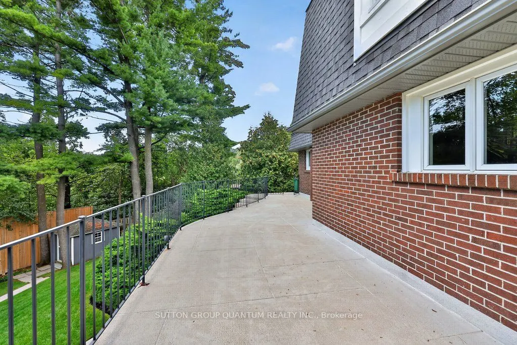 1526 Green Glade