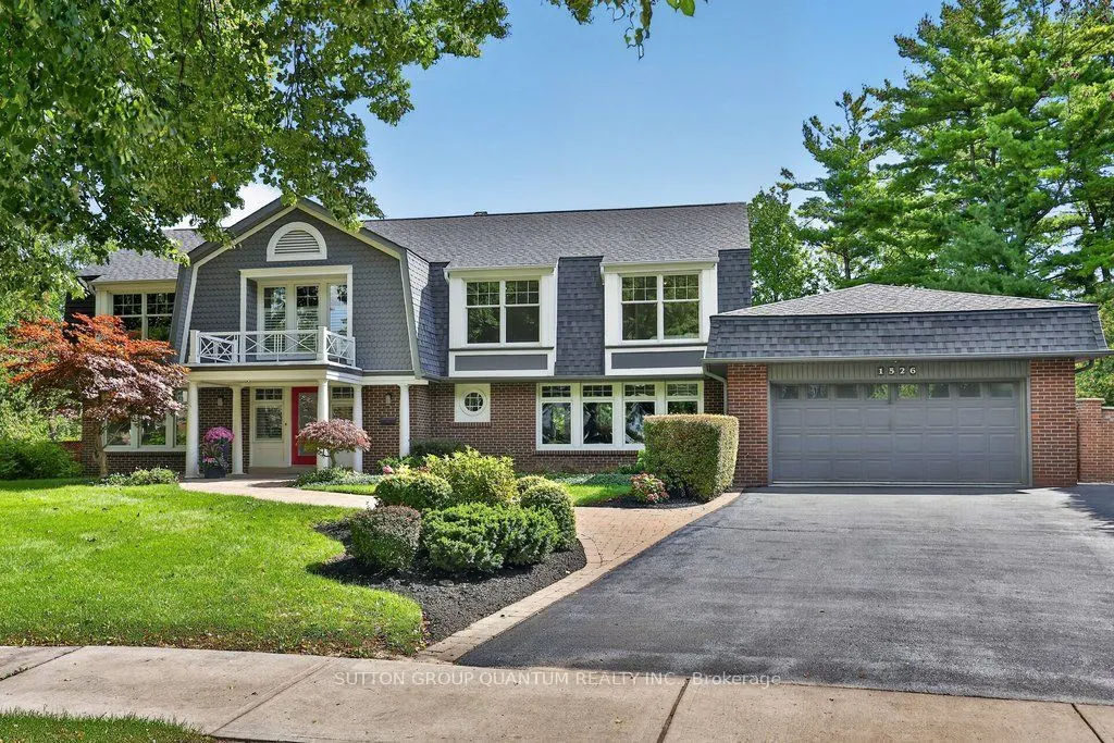1526 Green Glade