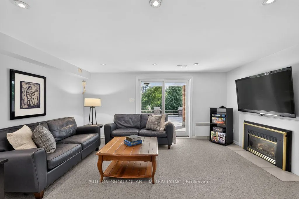 1526 Green Glade