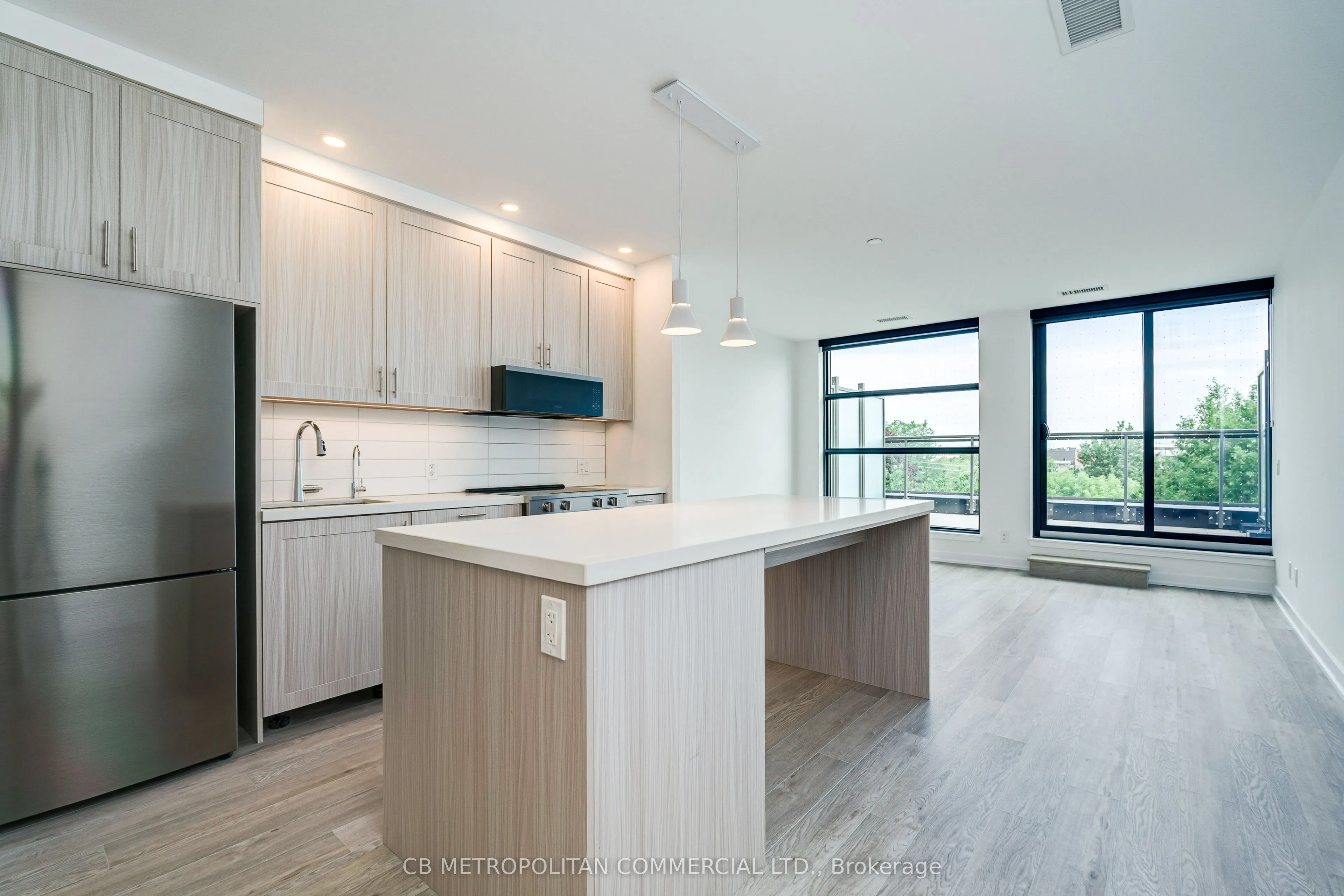 2946 Dundas Street West Street W #409