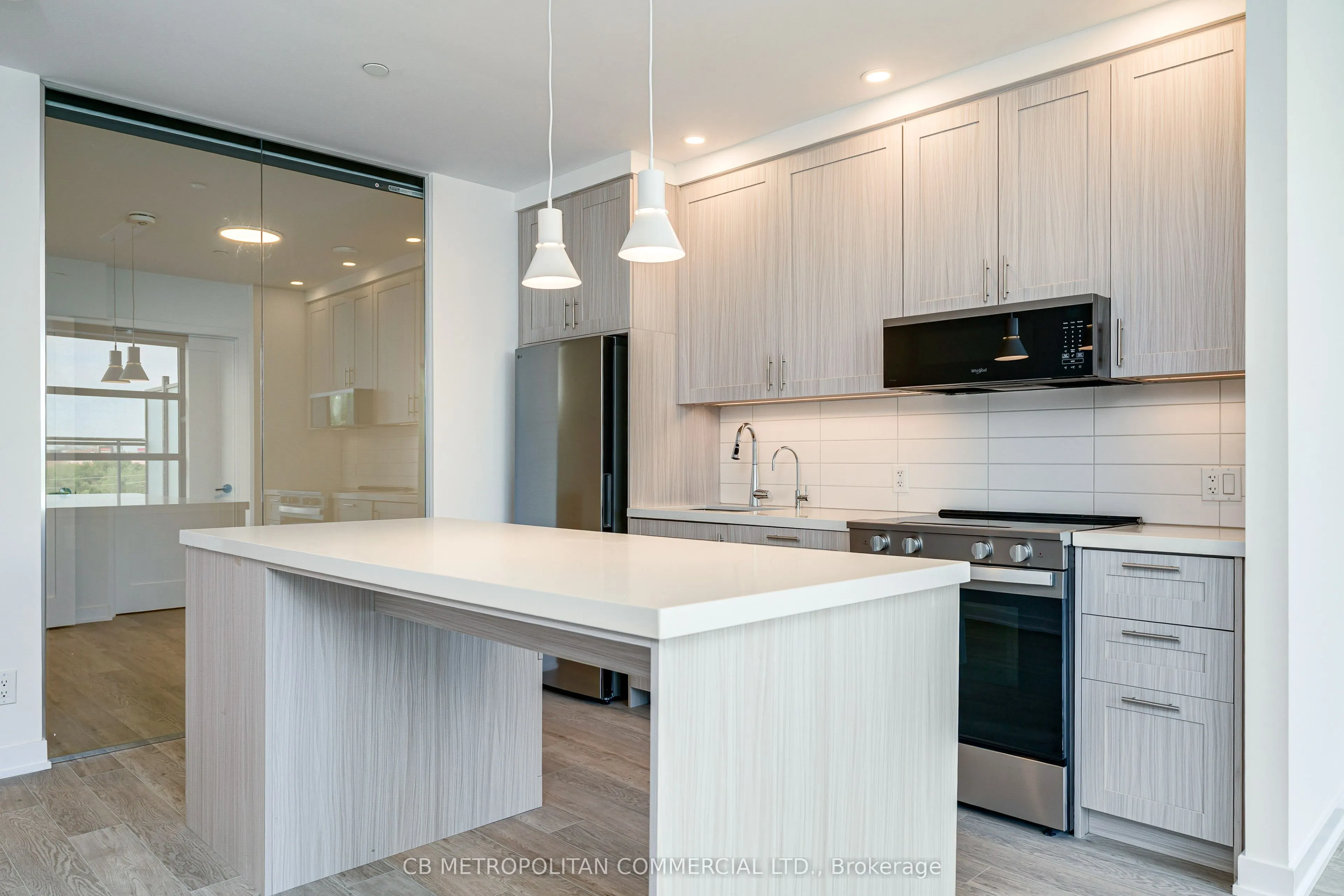 2946 Dundas Street West Street W #409