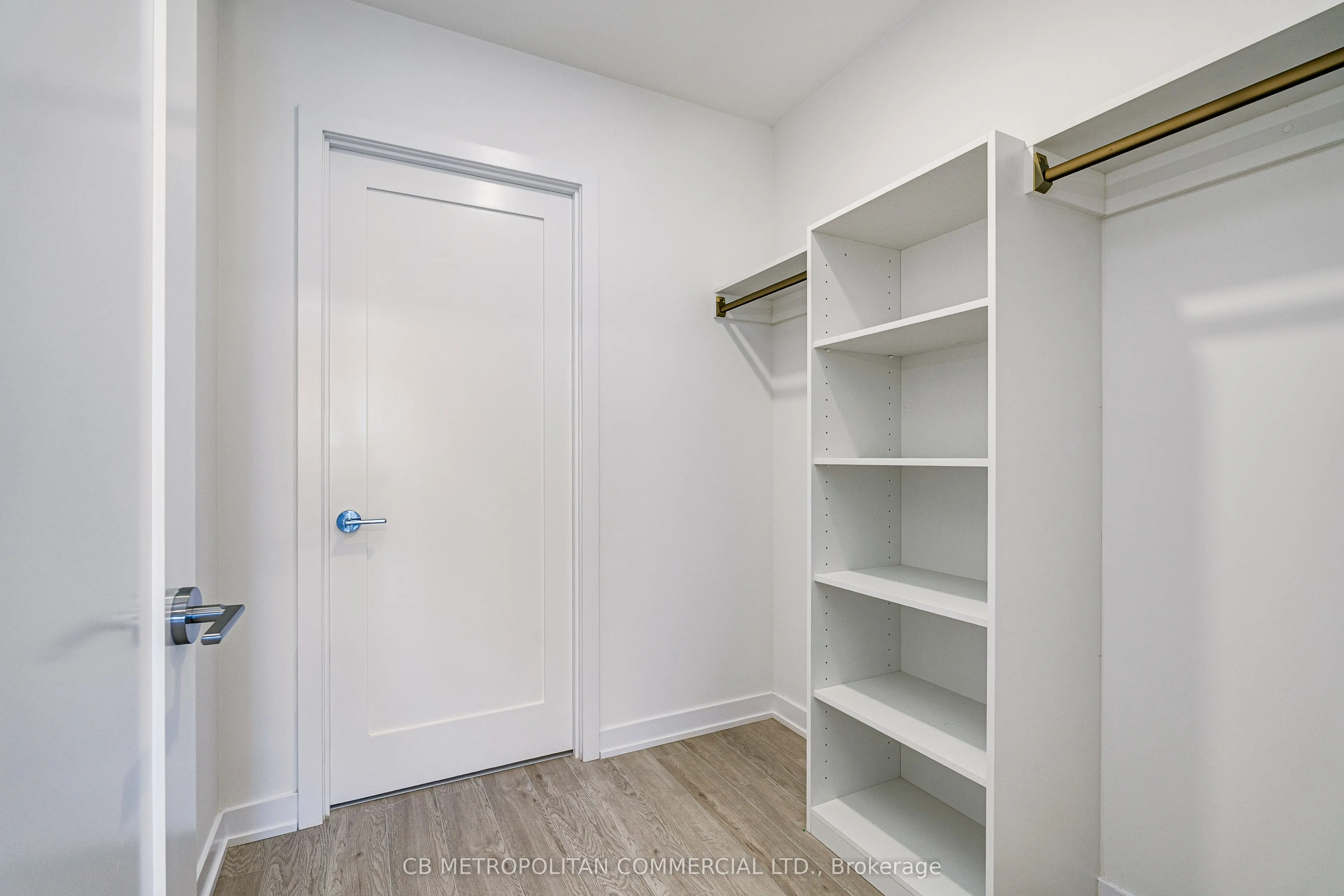 2946 Dundas Street West Street W #409