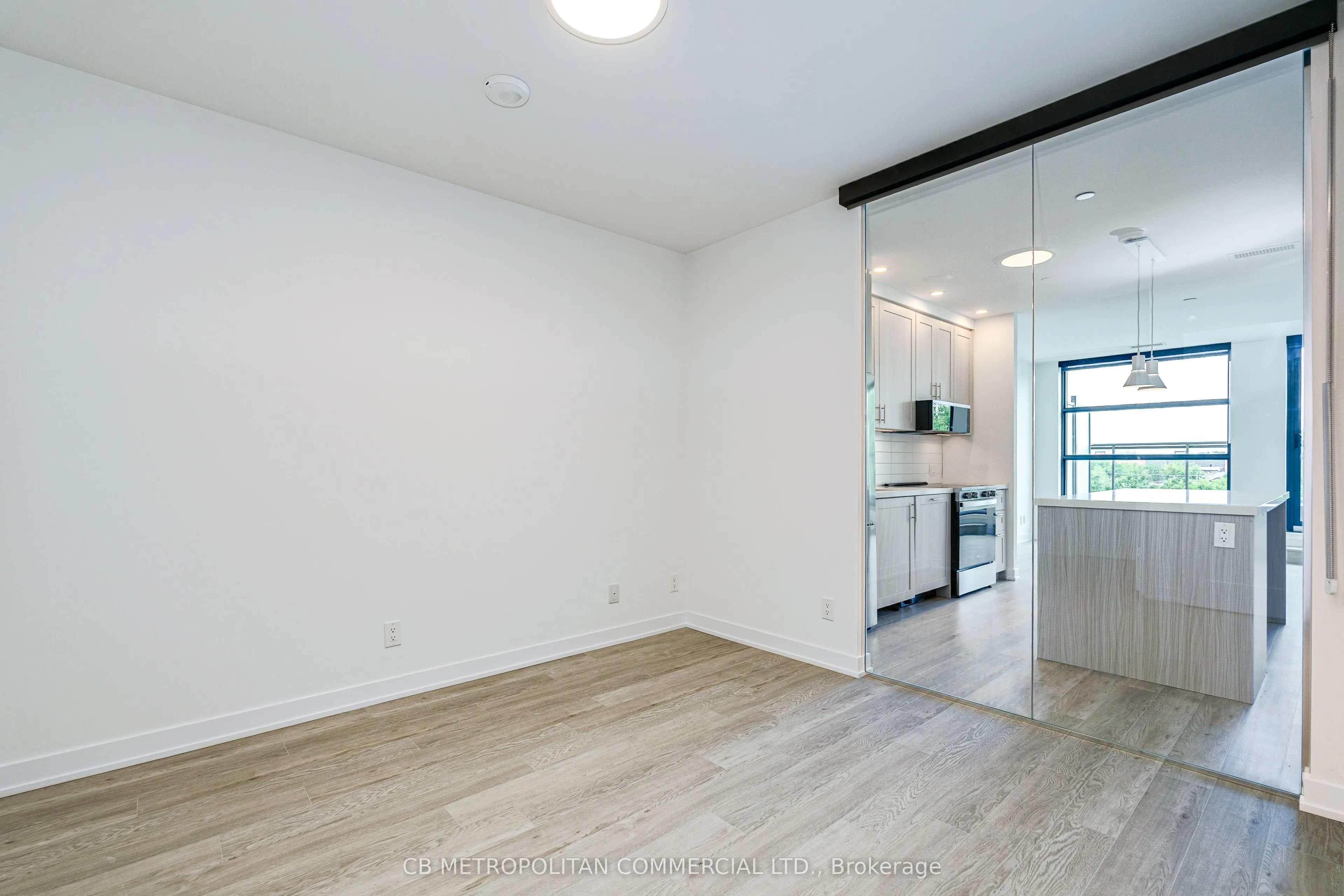 2946 Dundas Street West Street W #409