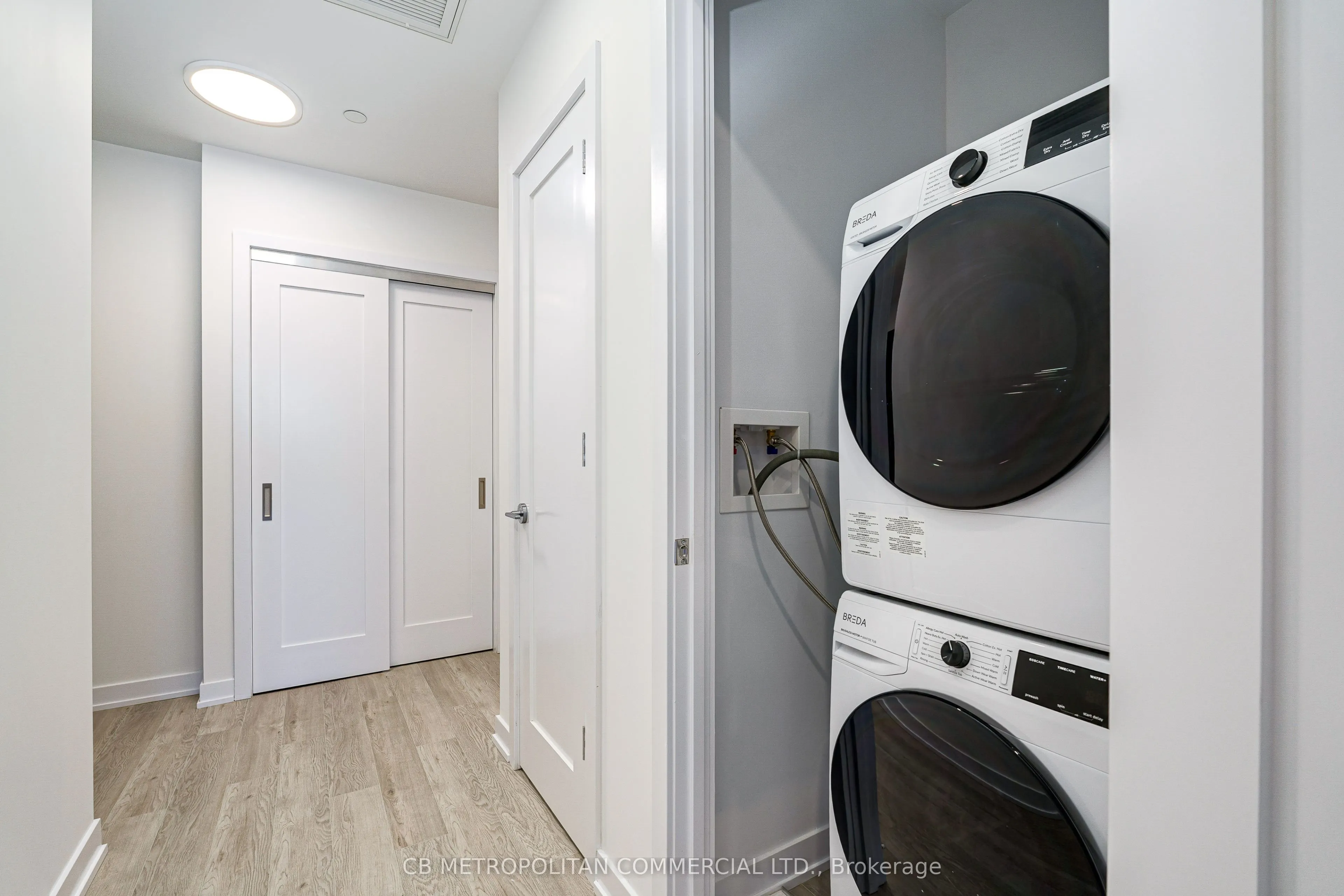 2946 Dundas Street West Street W #409