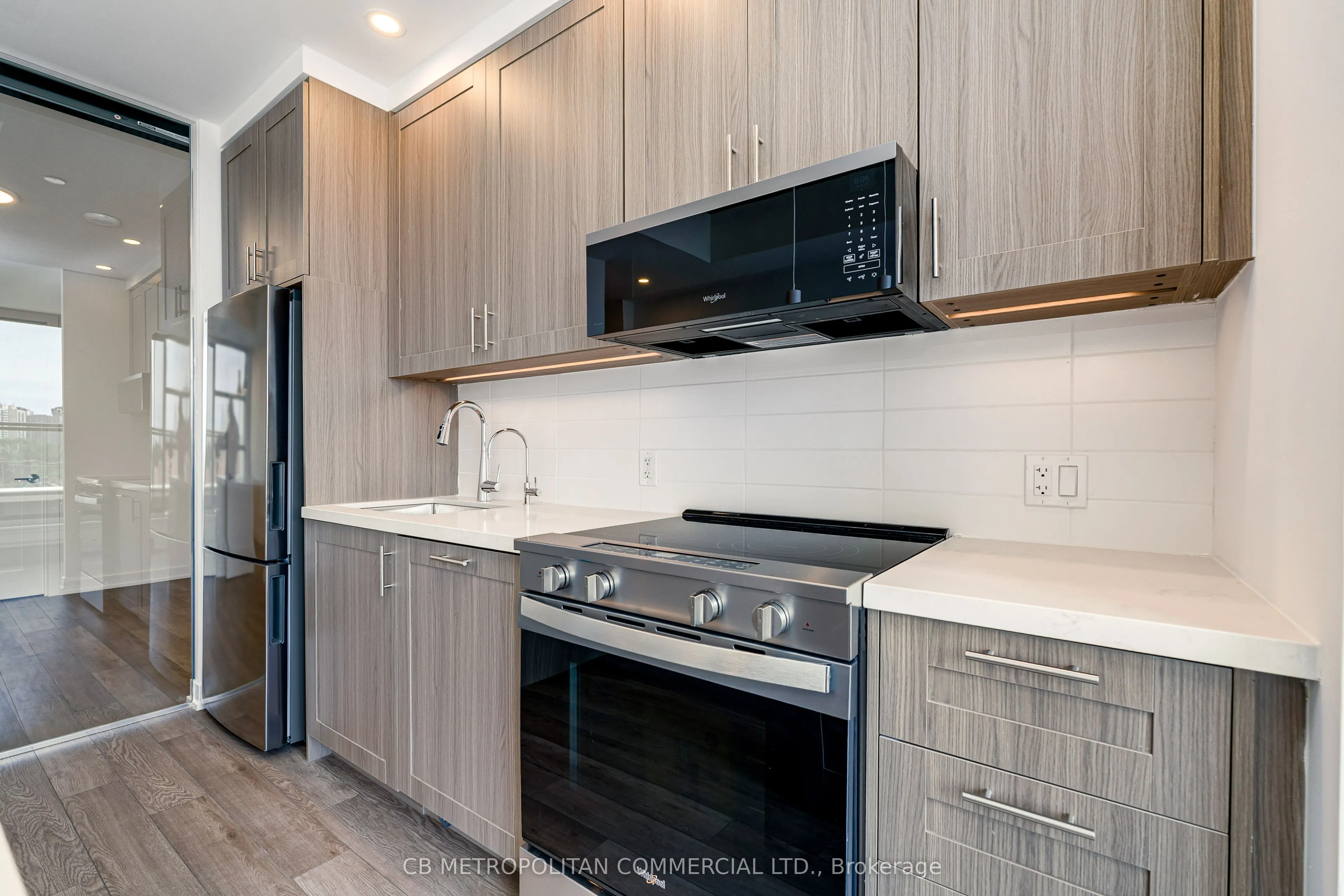 2946 Dundas Street West Street W #516