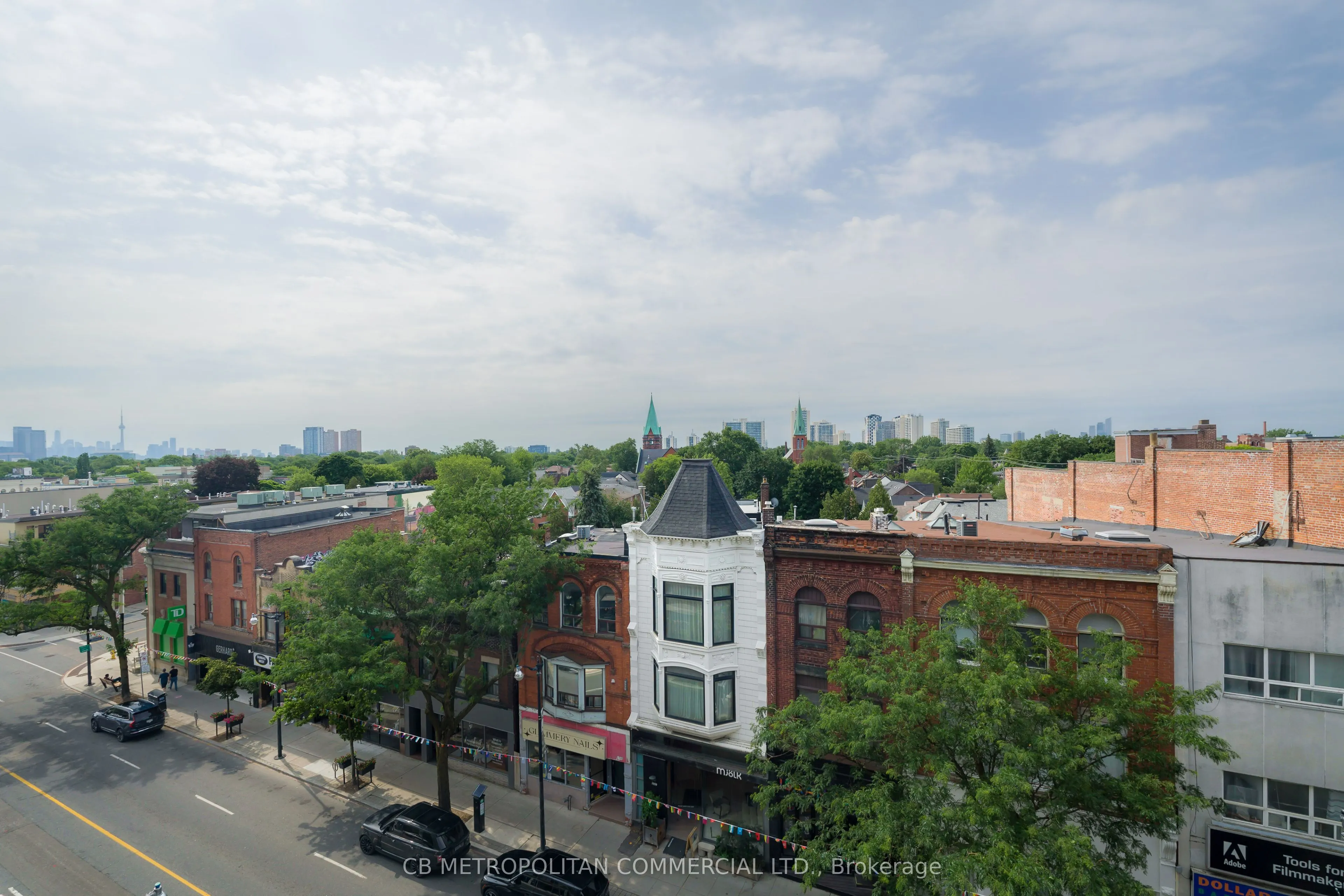 2946 Dundas Street West Street W #516