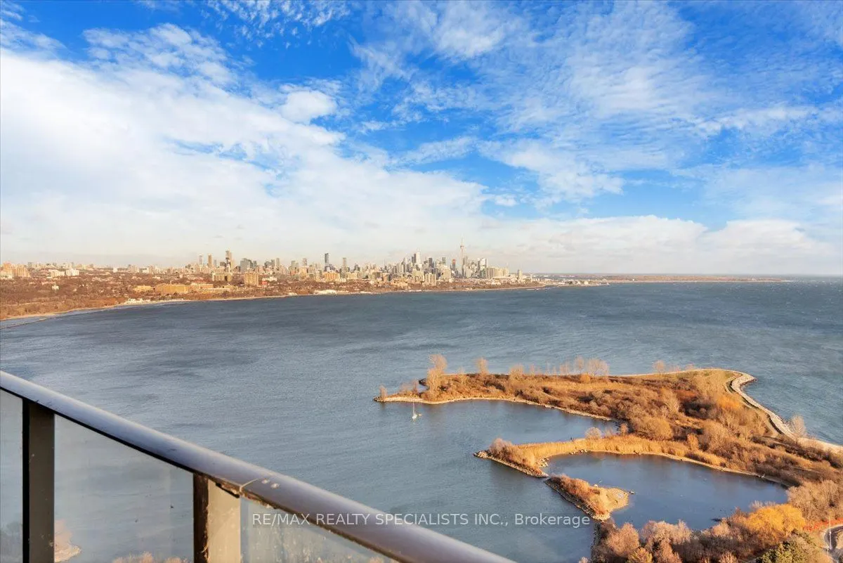 20 Shorebreeze Drive S #3210