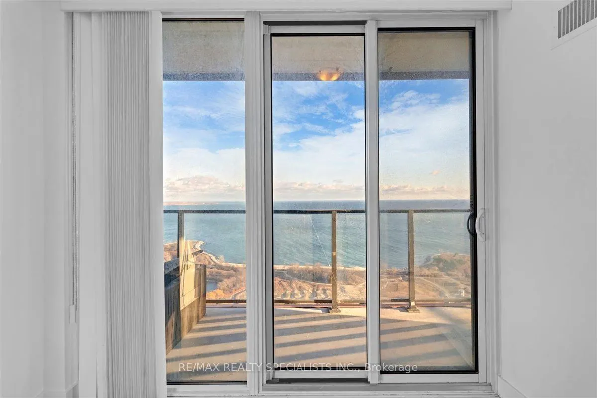 20 Shorebreeze Drive S #3210
