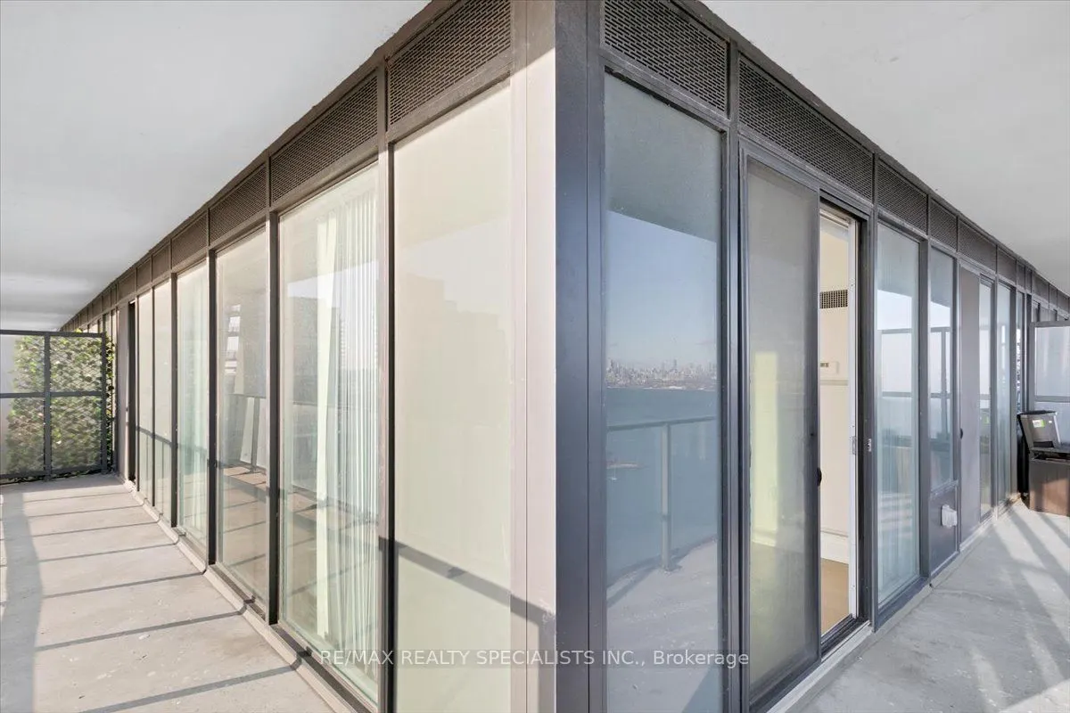 20 Shorebreeze Drive S #3210