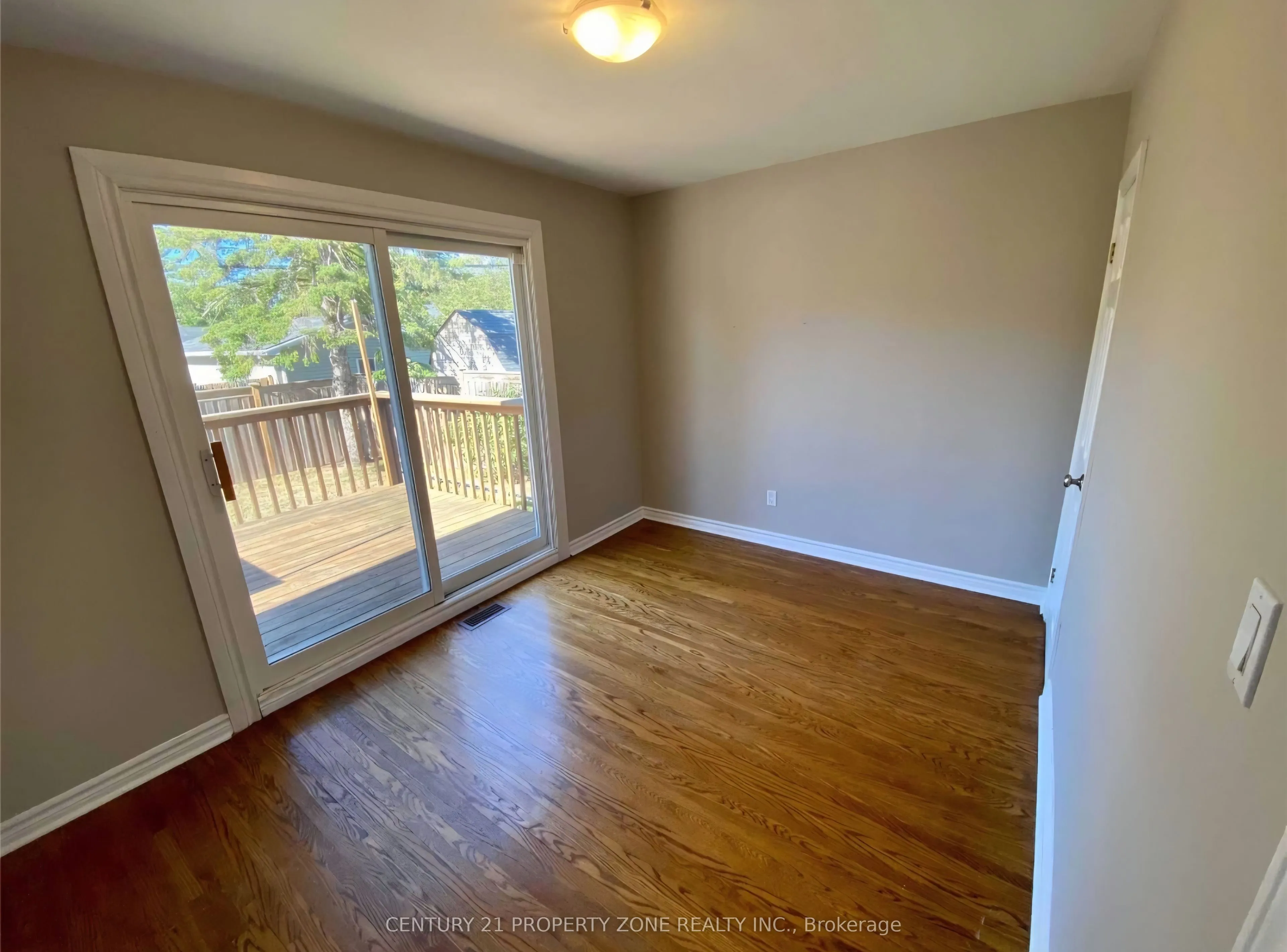 5439 Cornwall Crescent