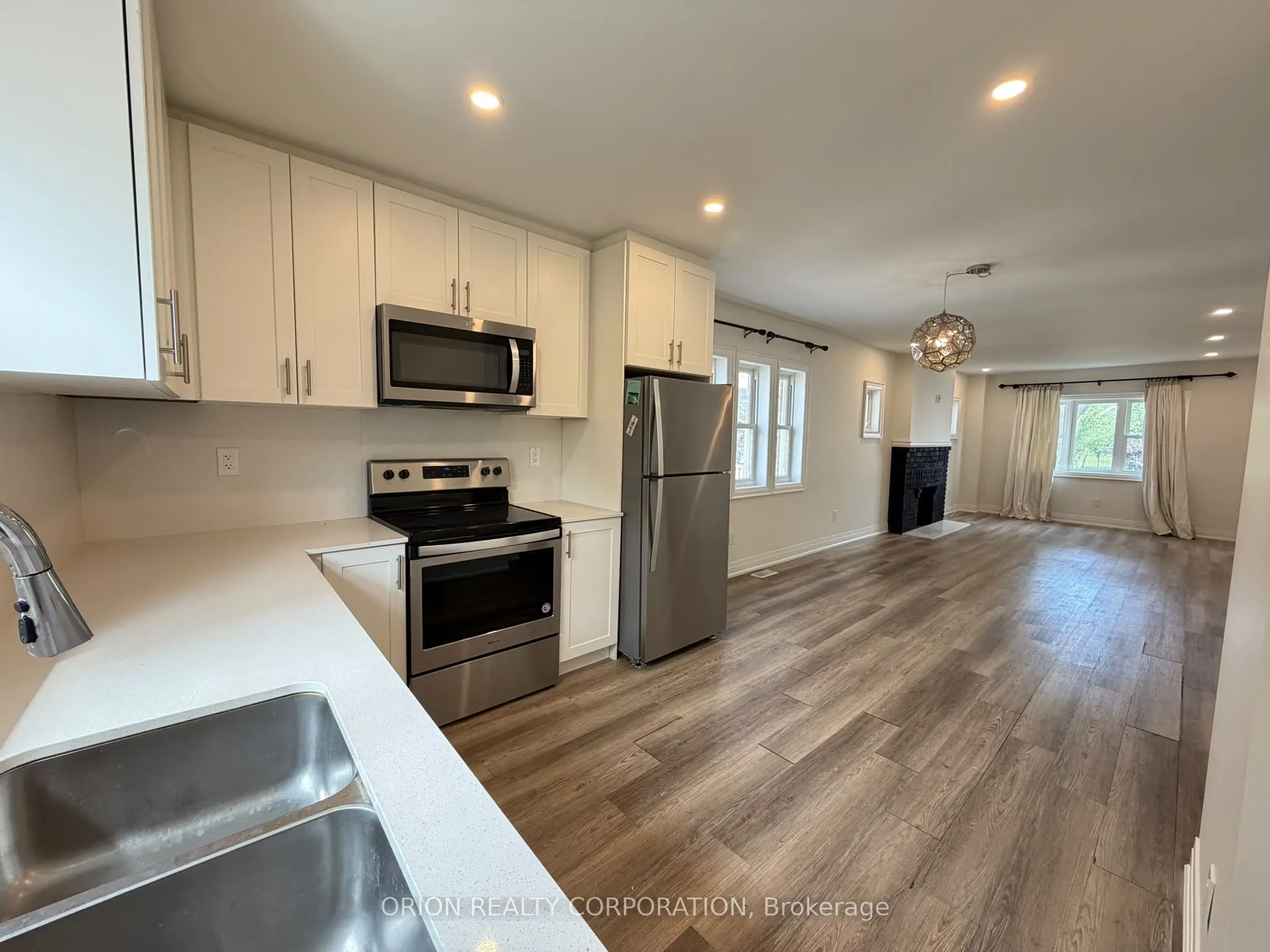 1016 Haig Boulevard