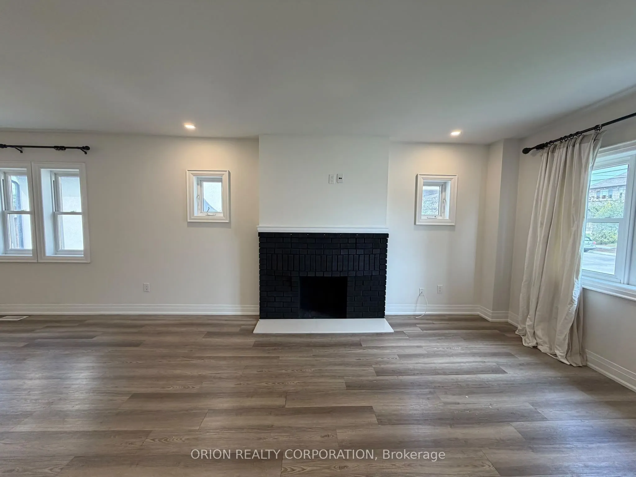 1016 Haig Boulevard
