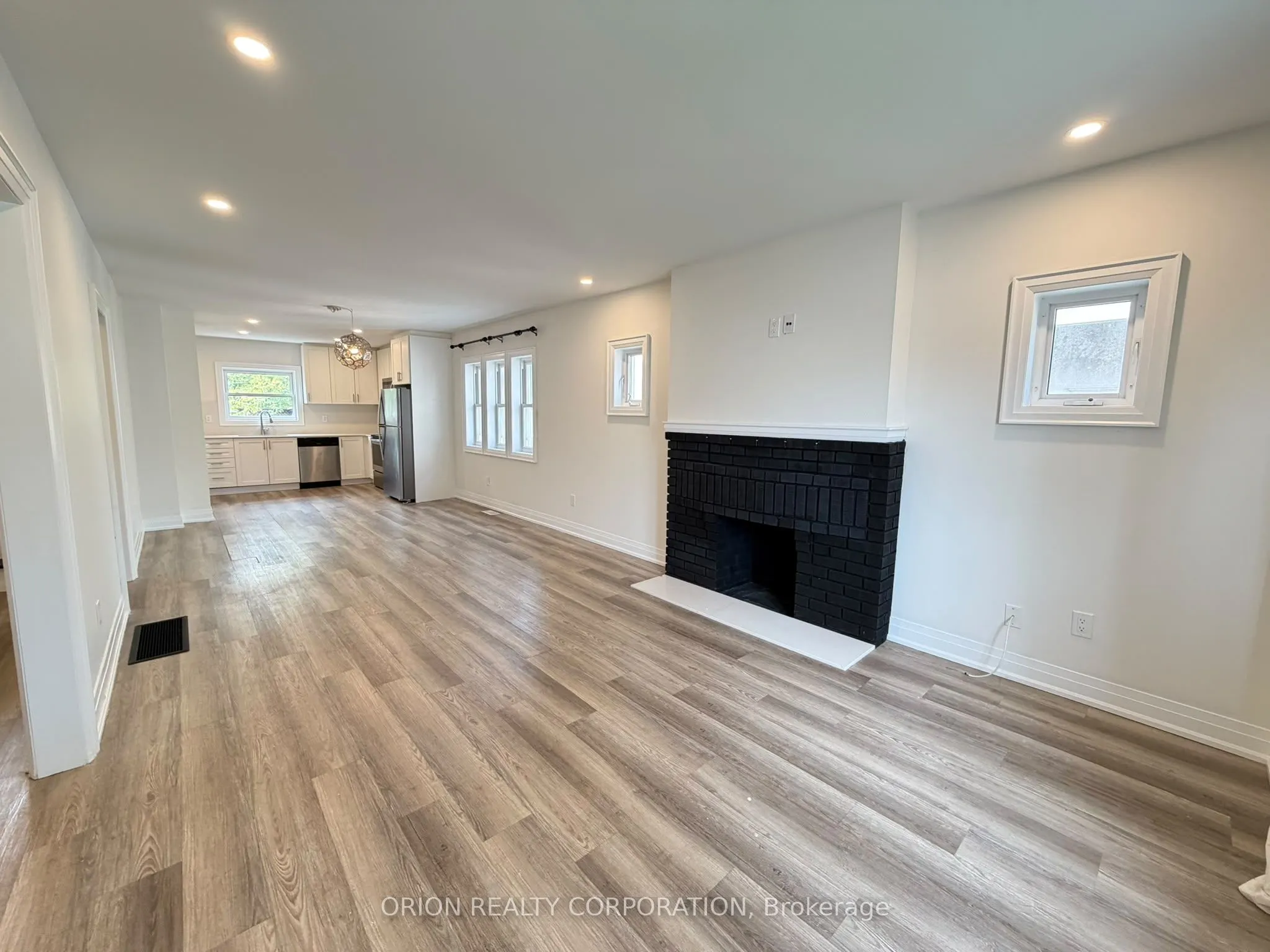 1016 Haig Boulevard