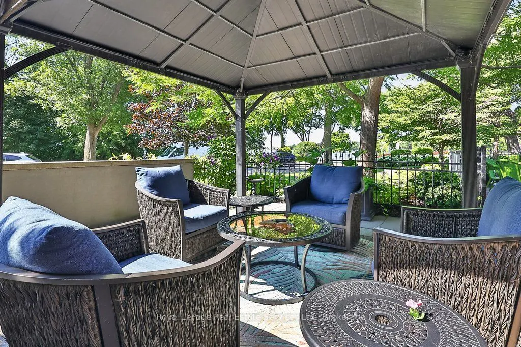 300 Lake Promenade