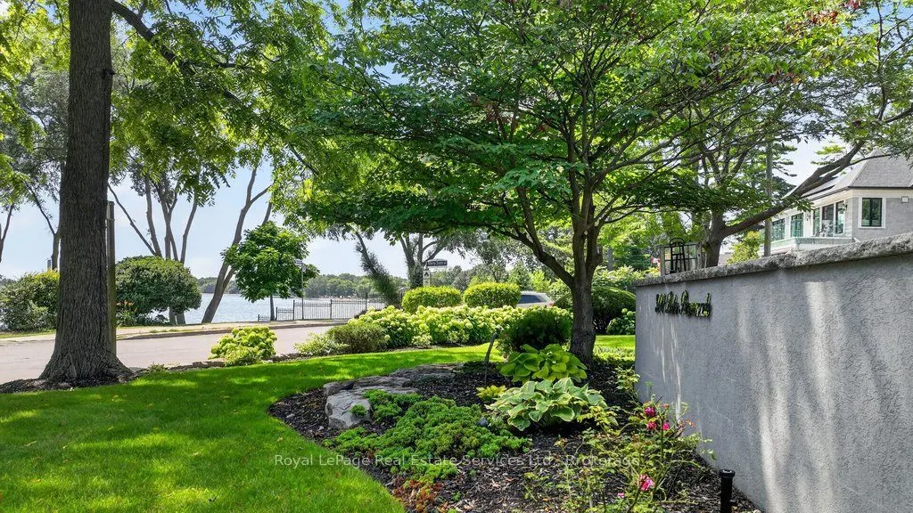 300 Lake Promenade