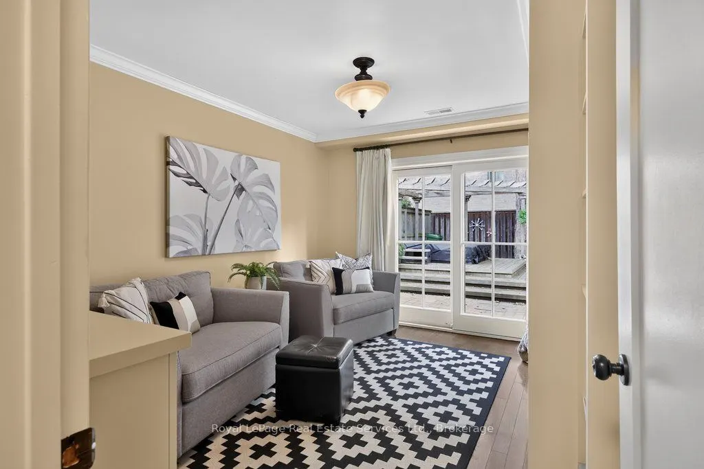 300 Lake Promenade