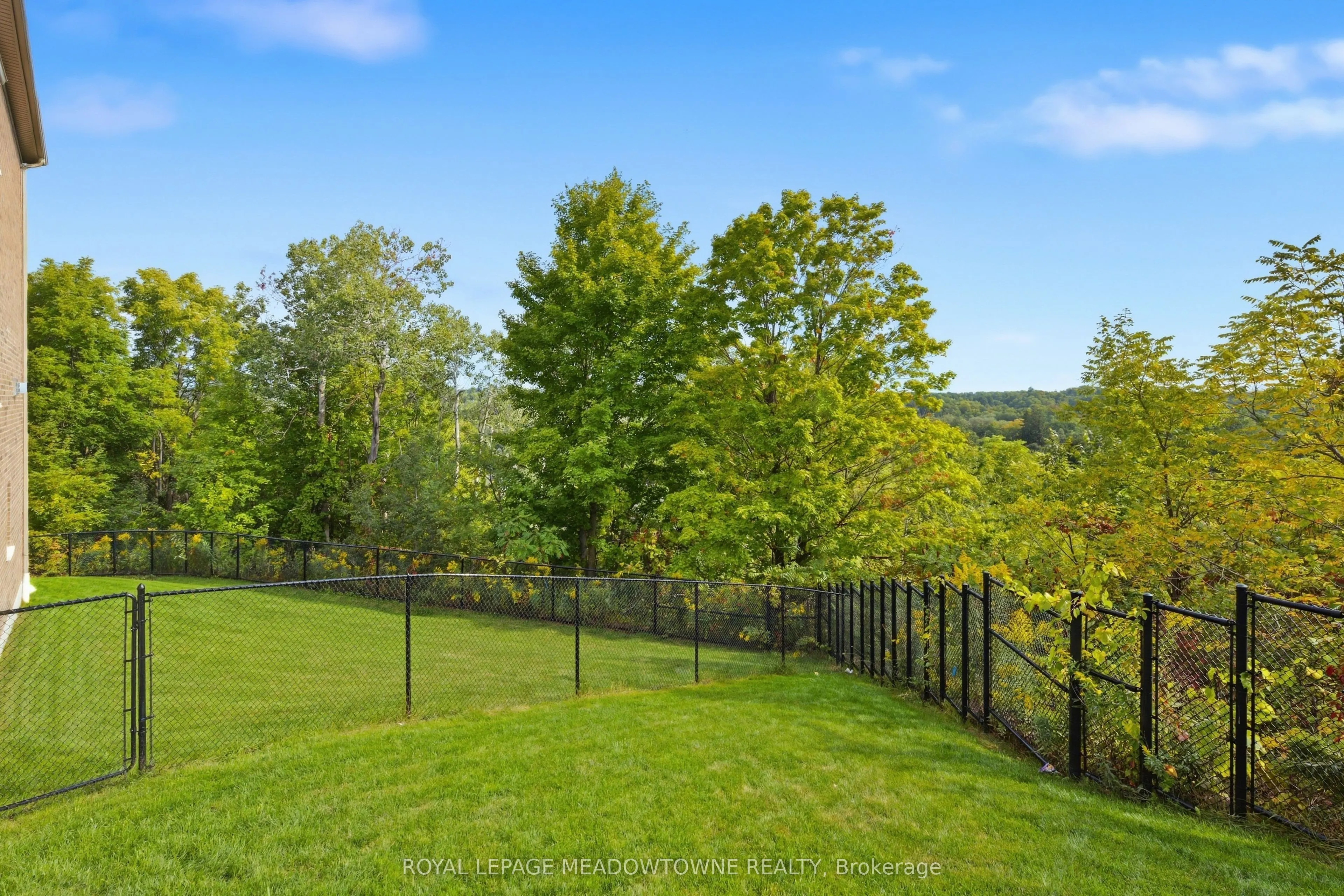 8 J B Robson Court