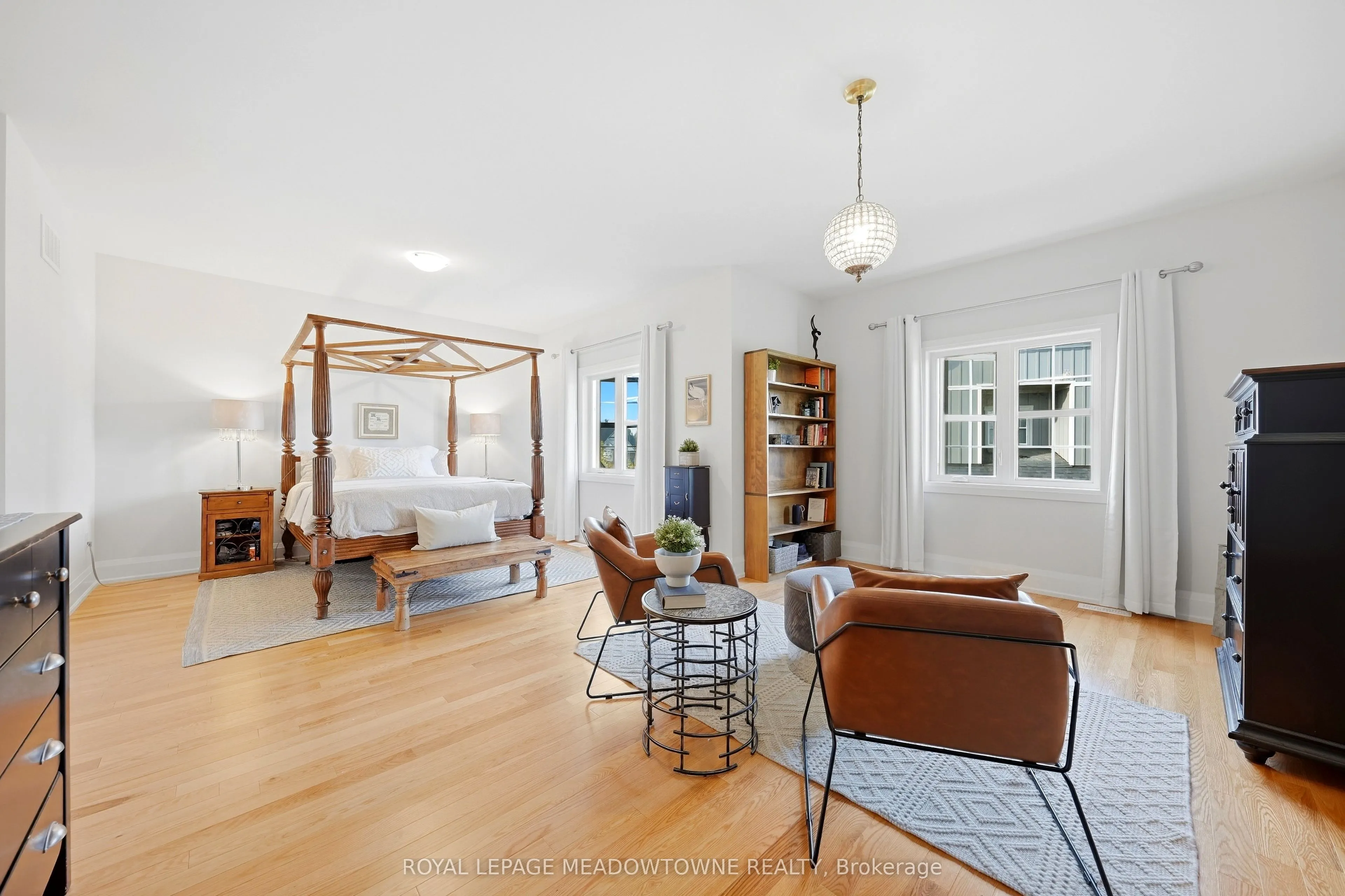8 J B Robson Court