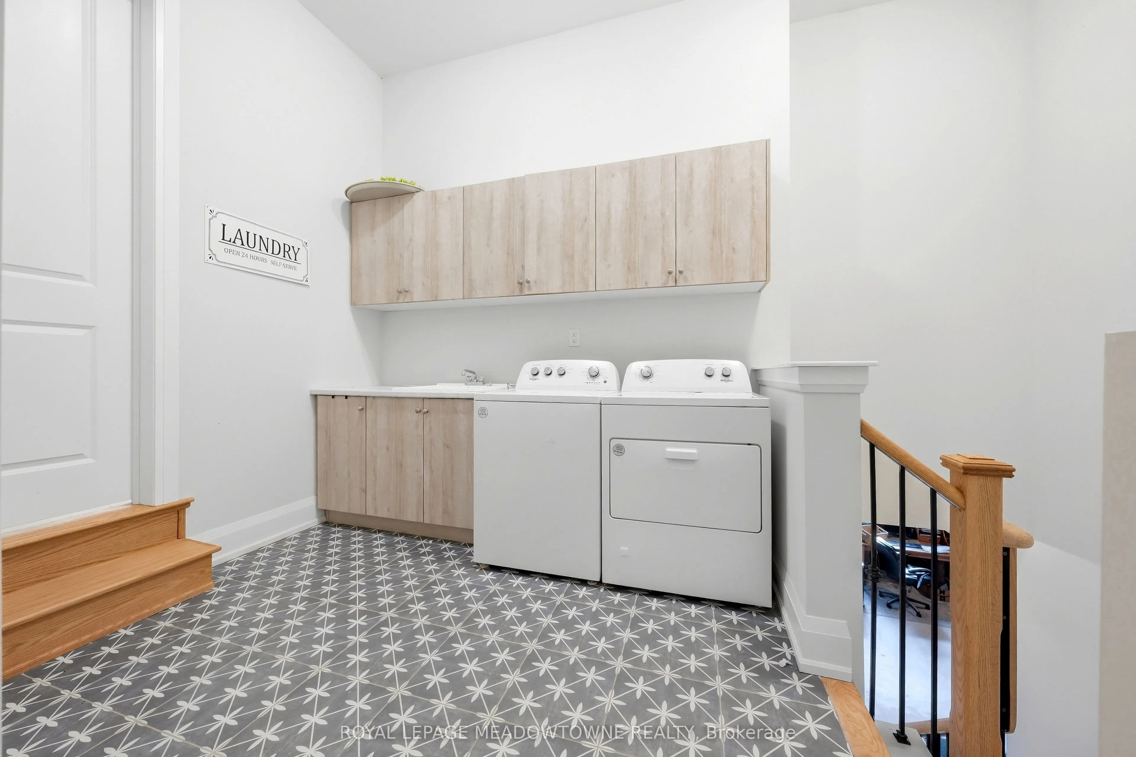 8 J B Robson Court