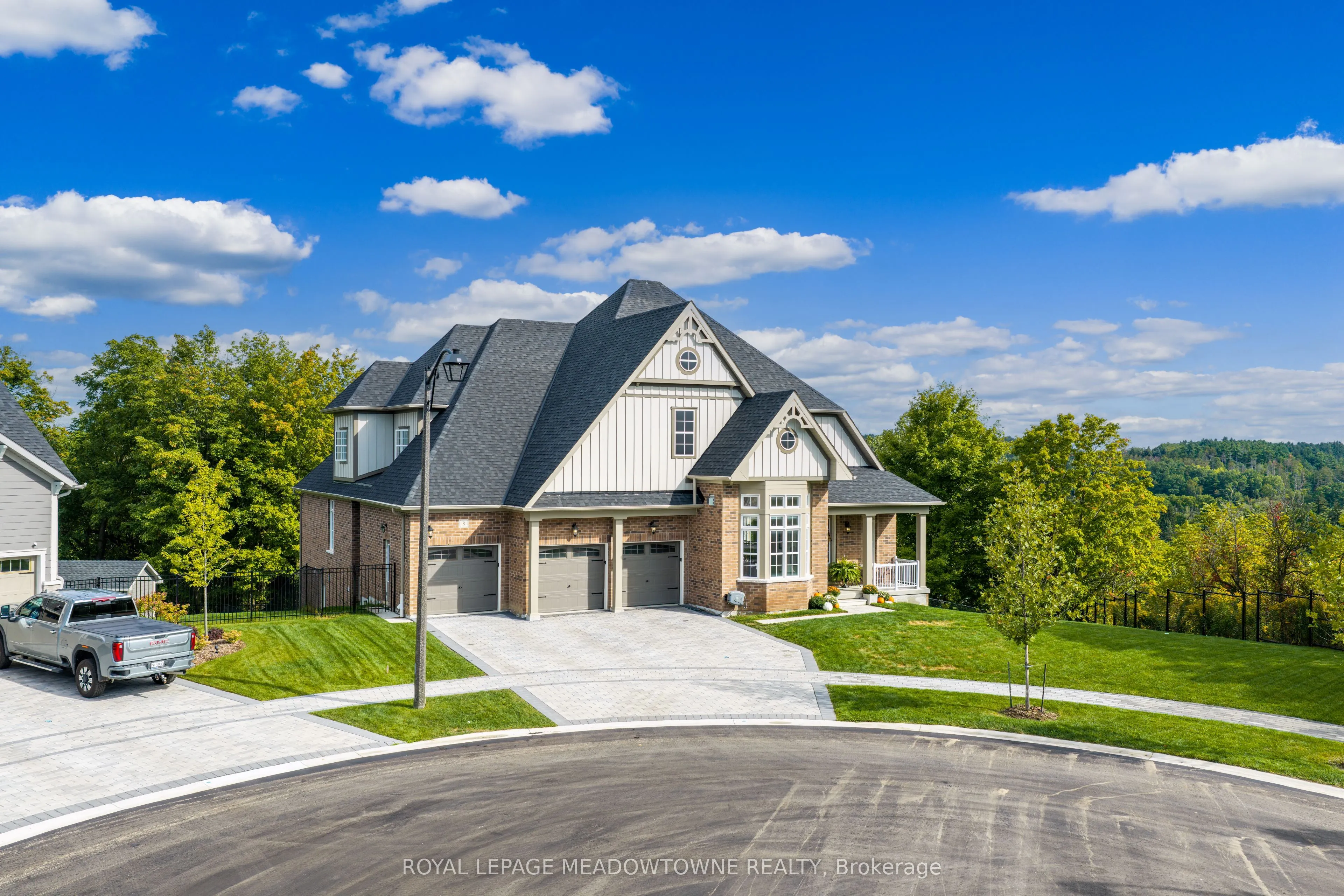 8 J B Robson Court