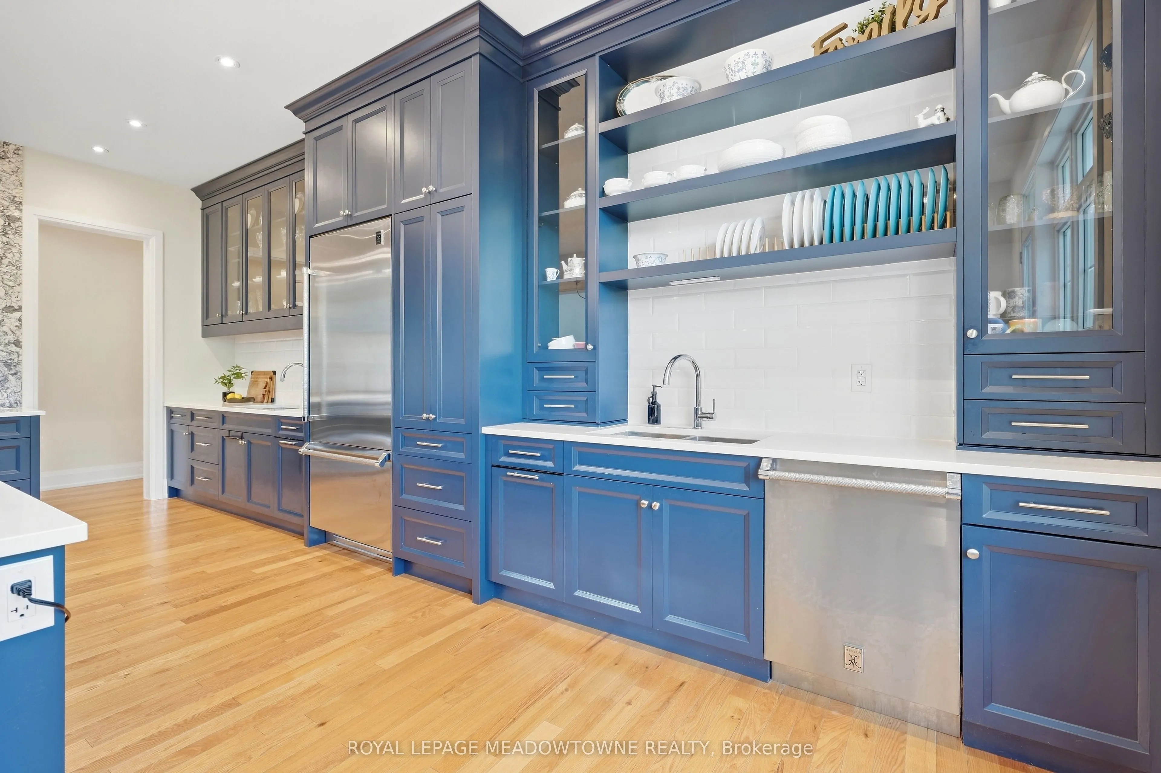 8 J B Robson Court