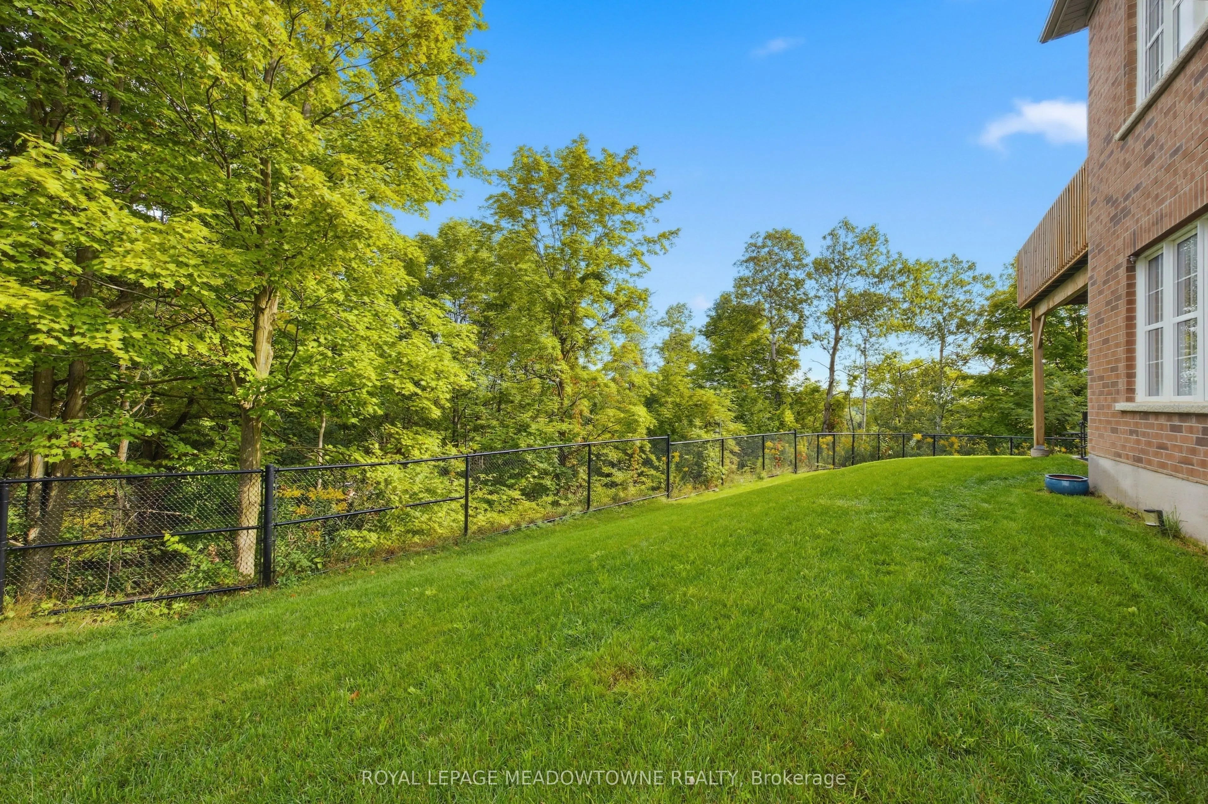 8 J B Robson Court