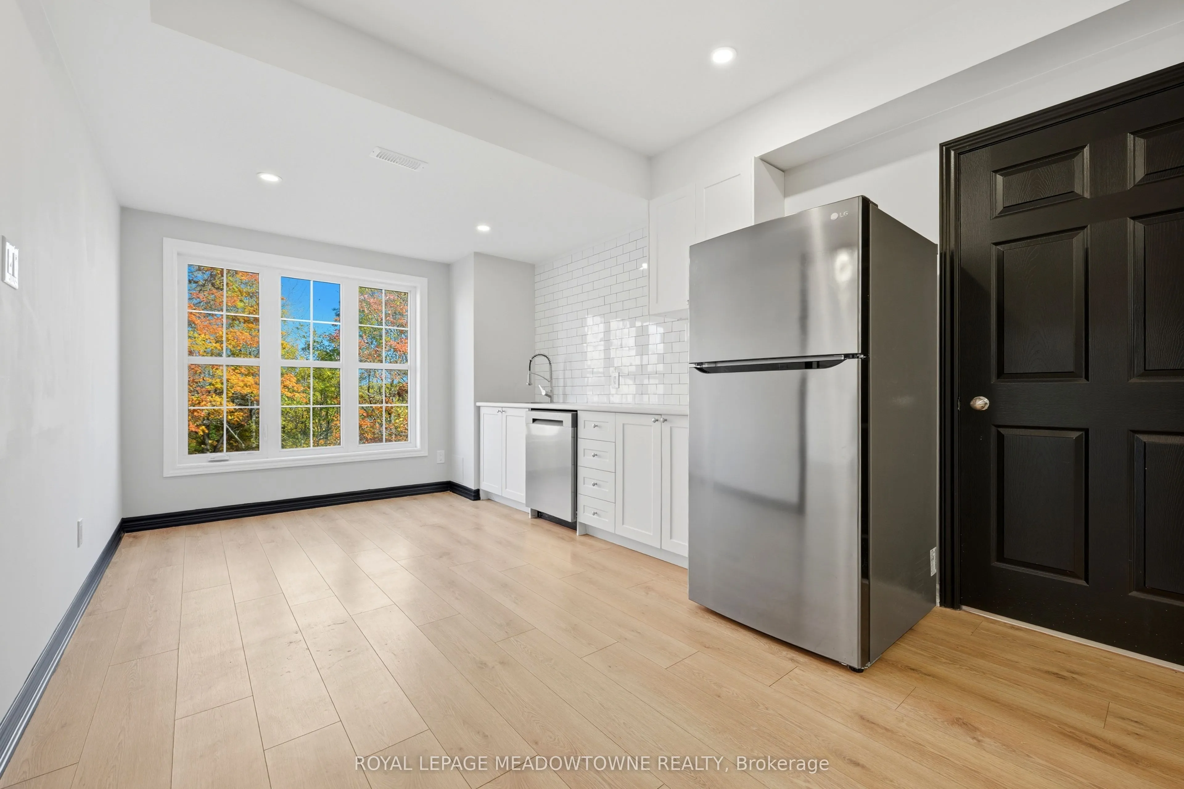 8 J B Robson Court