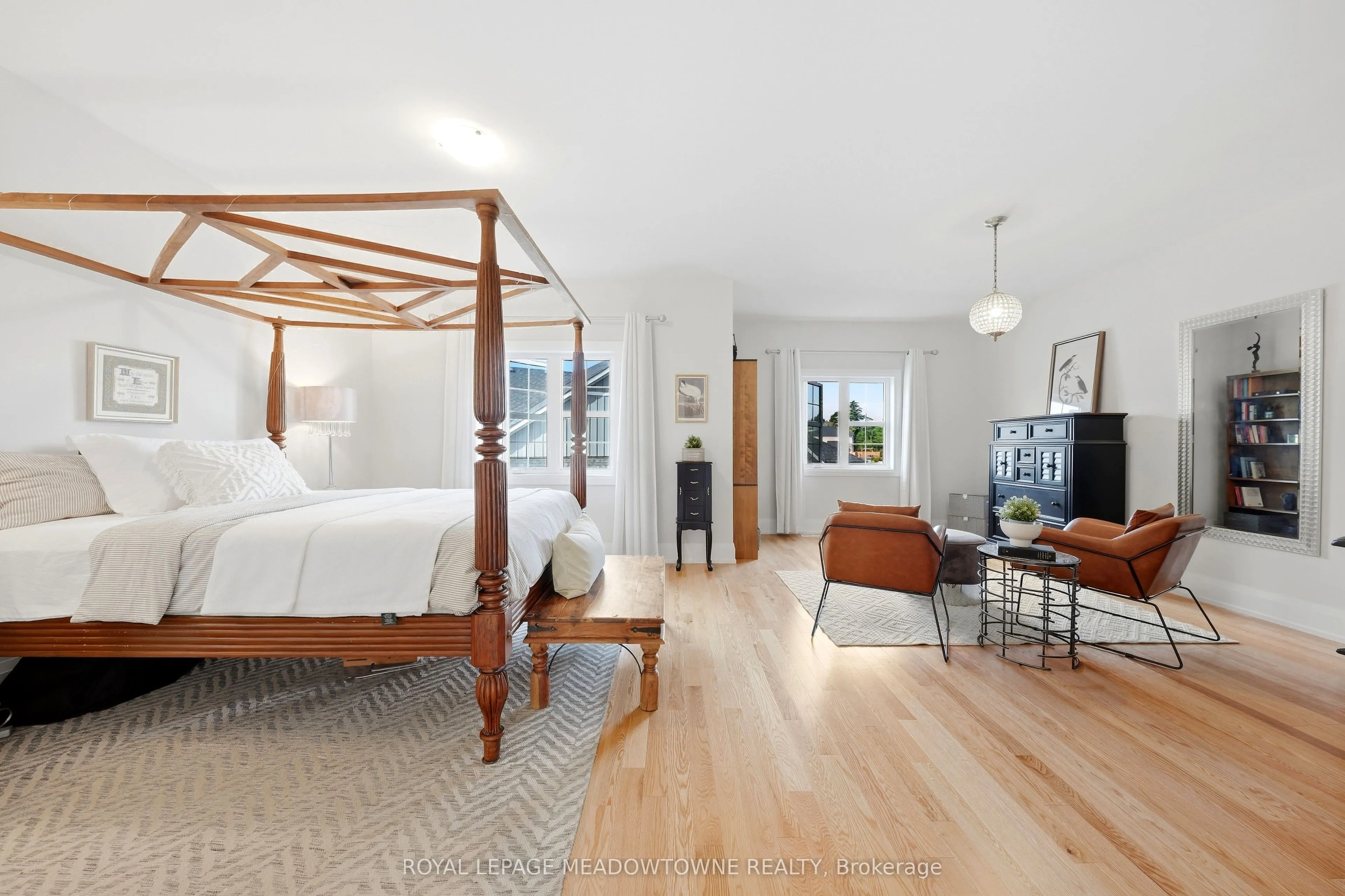 8 J B Robson Court