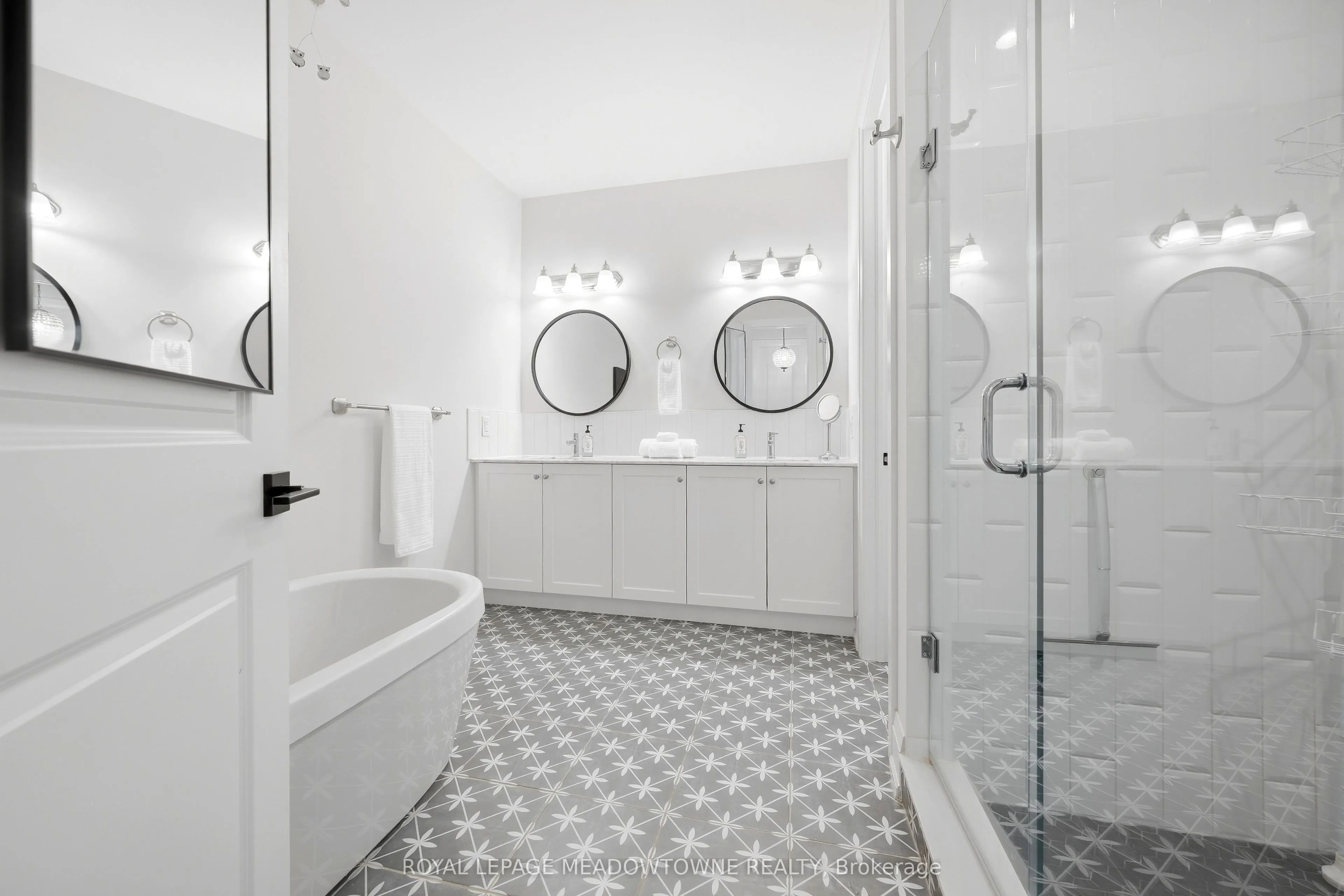 8 J B Robson Court