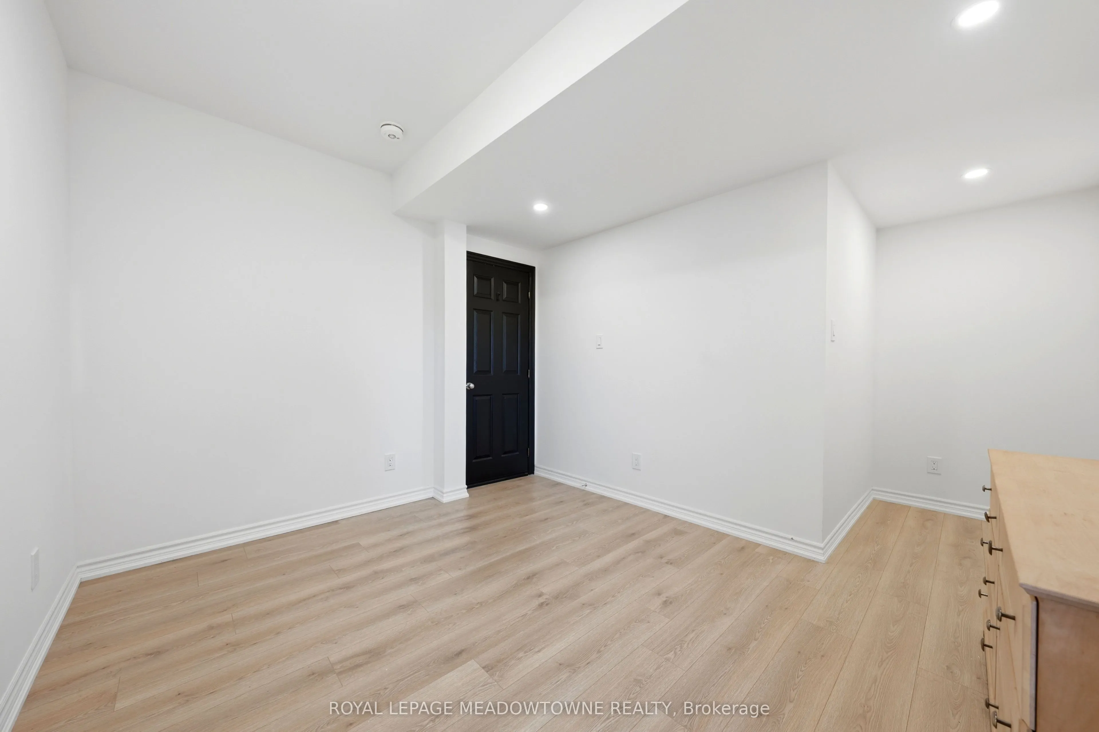 8 J B Robson Court