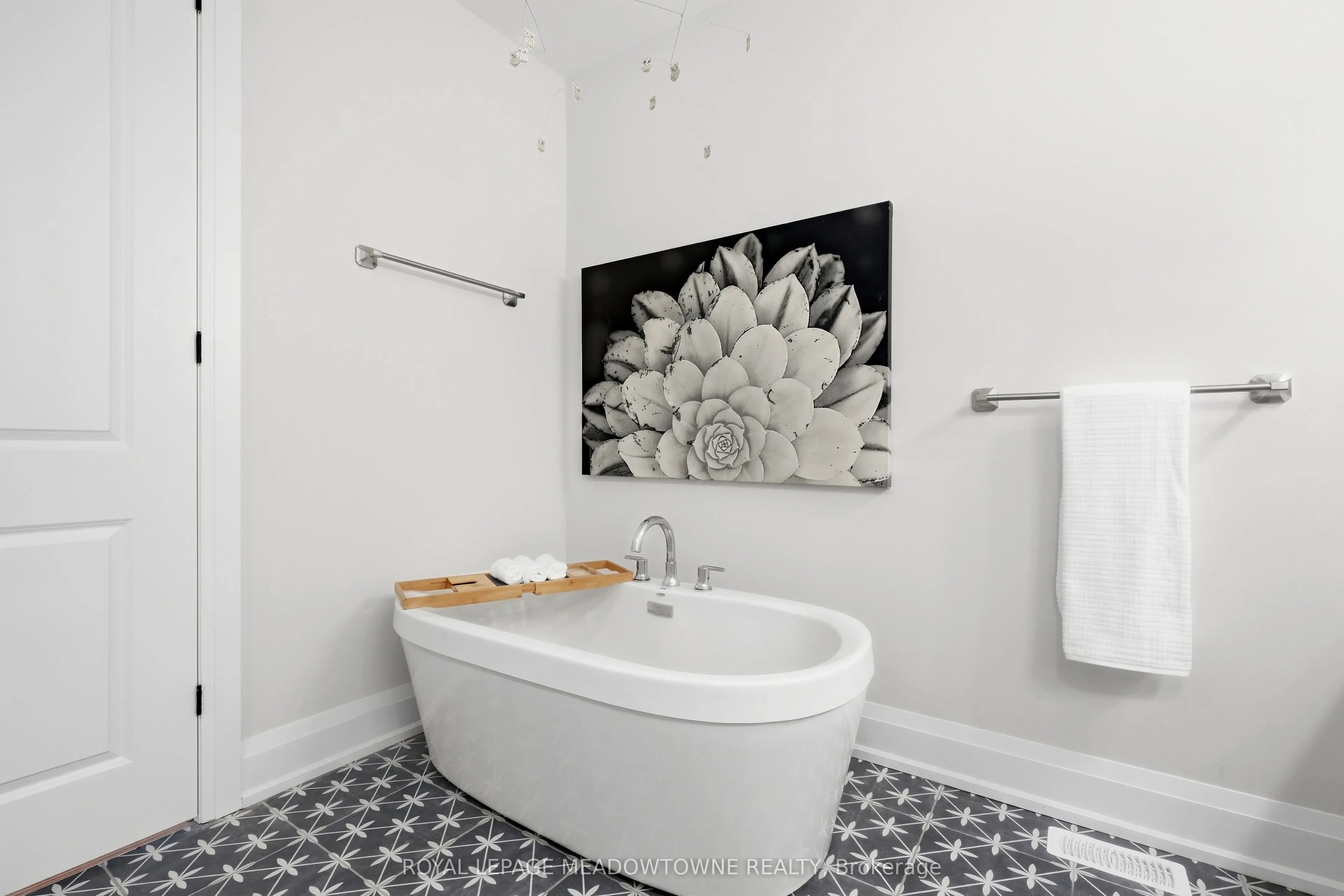 8 J B Robson Court