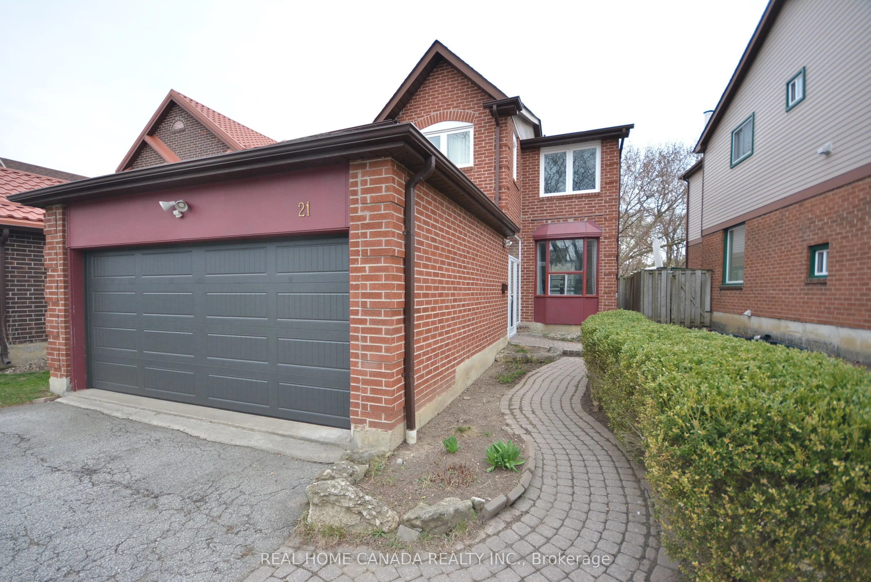 21 Hallen Road