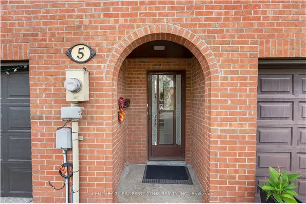 5 Briar Path