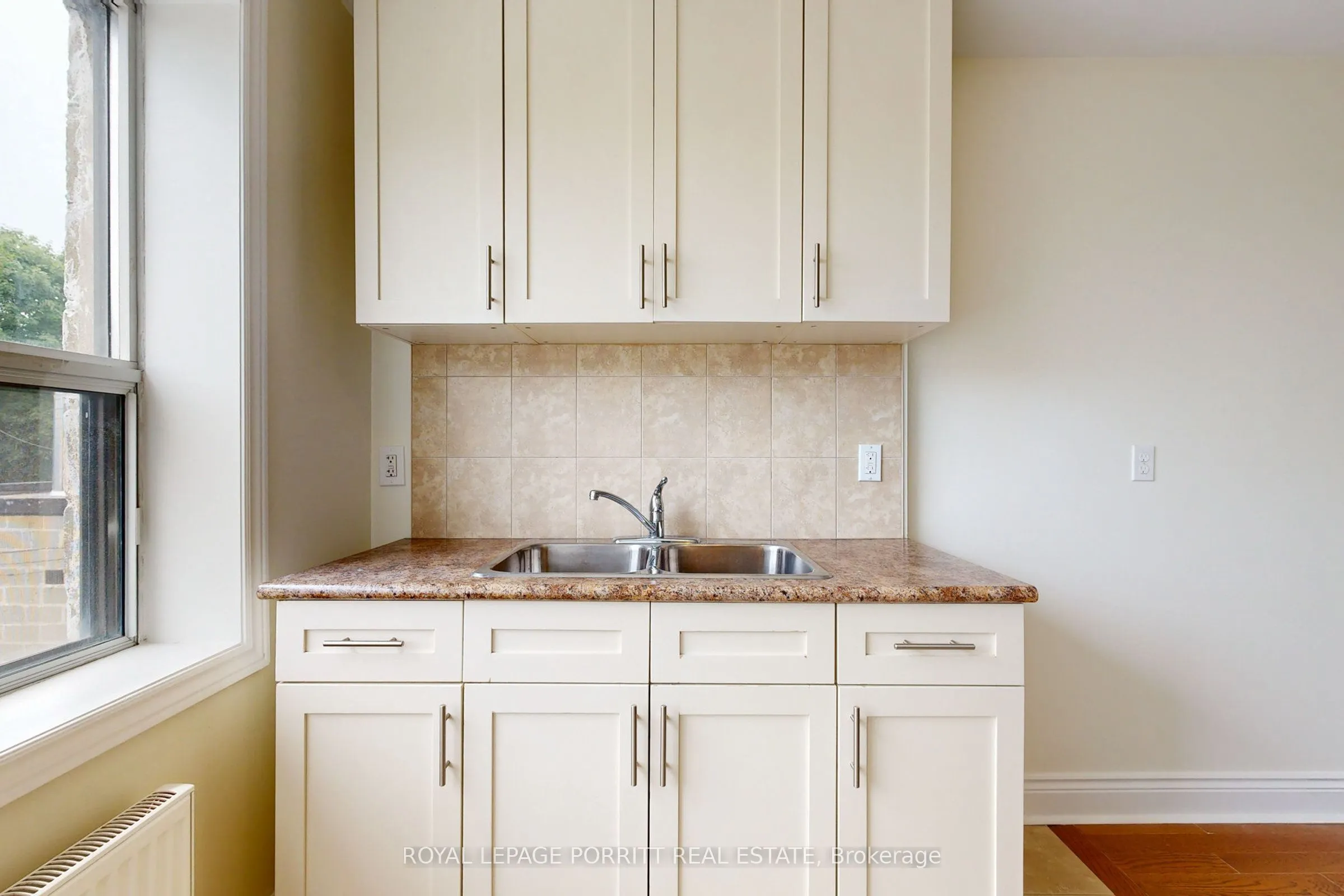 3511 Lake shore Boulevard W #6
