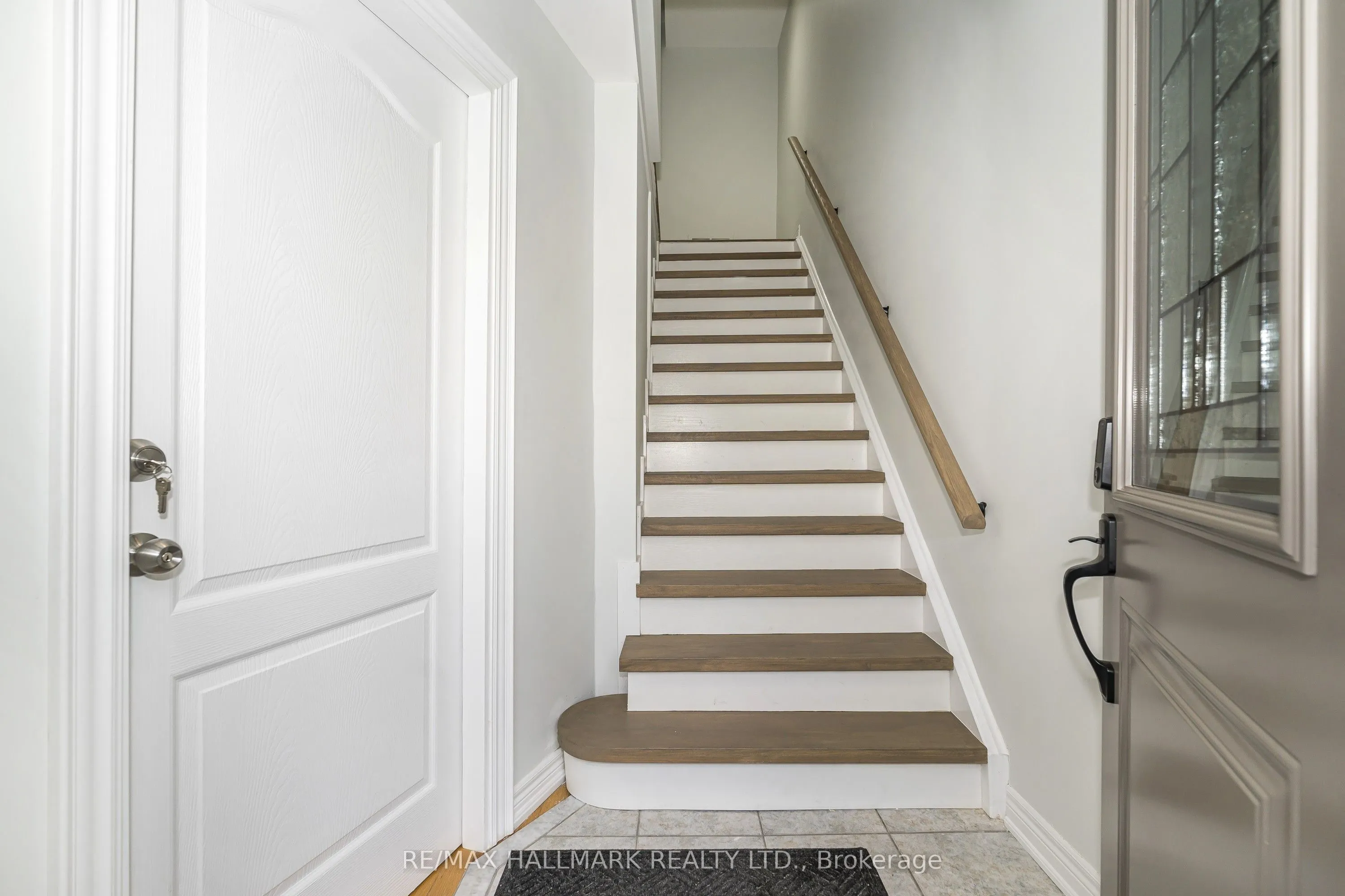 125 Viella Street #UPPER