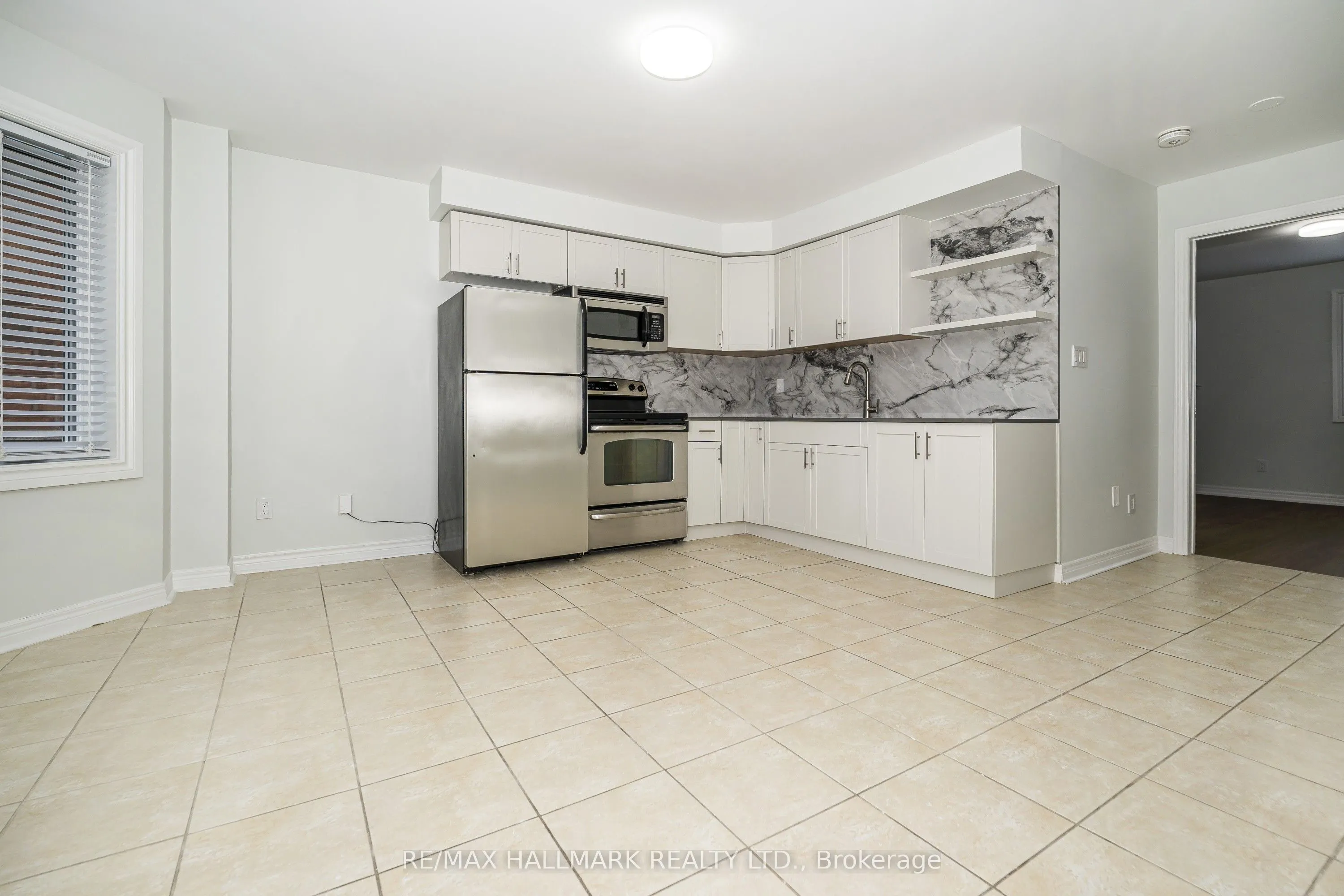 125 Viella Street #UPPER
