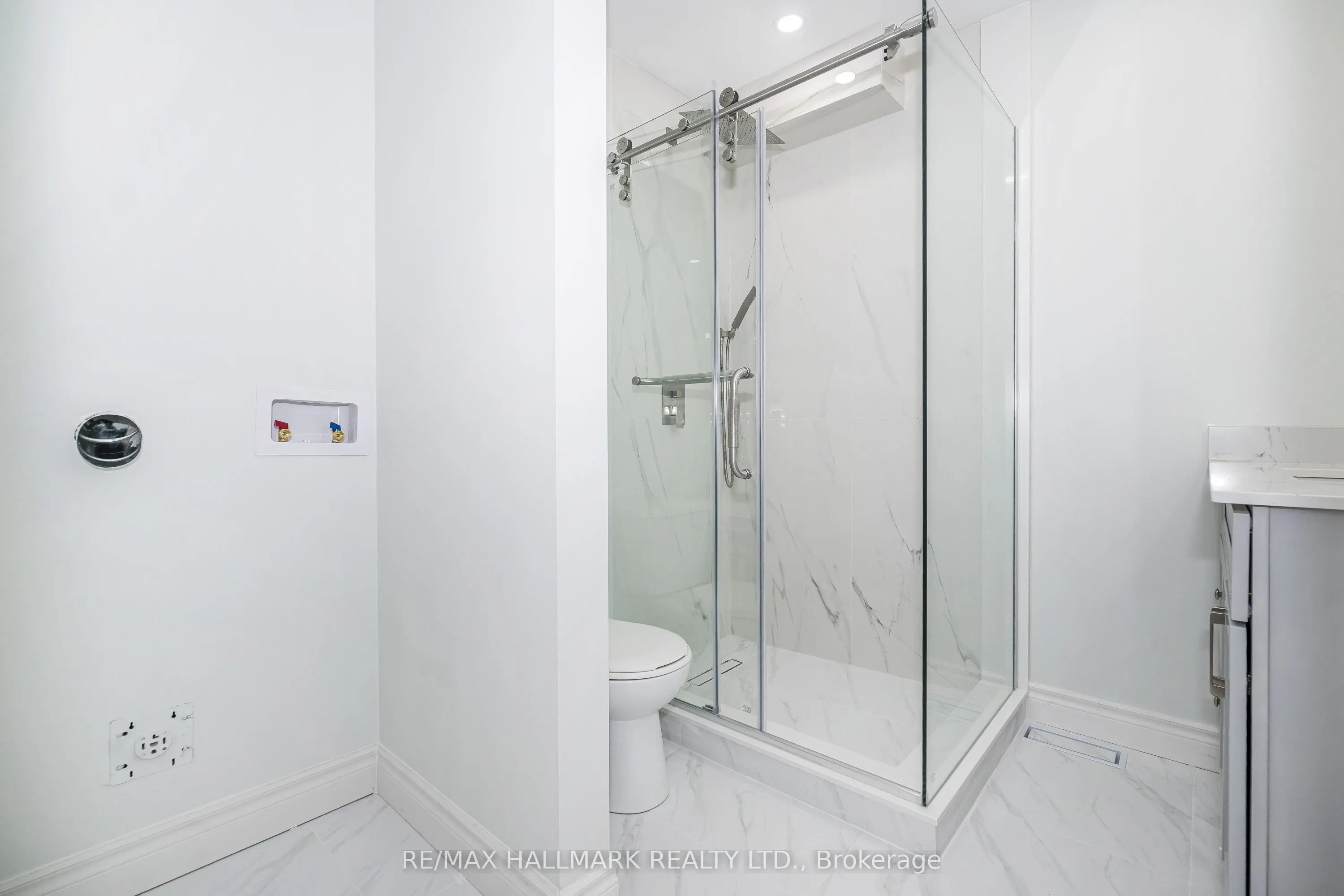 125 Viella Street #UPPER
