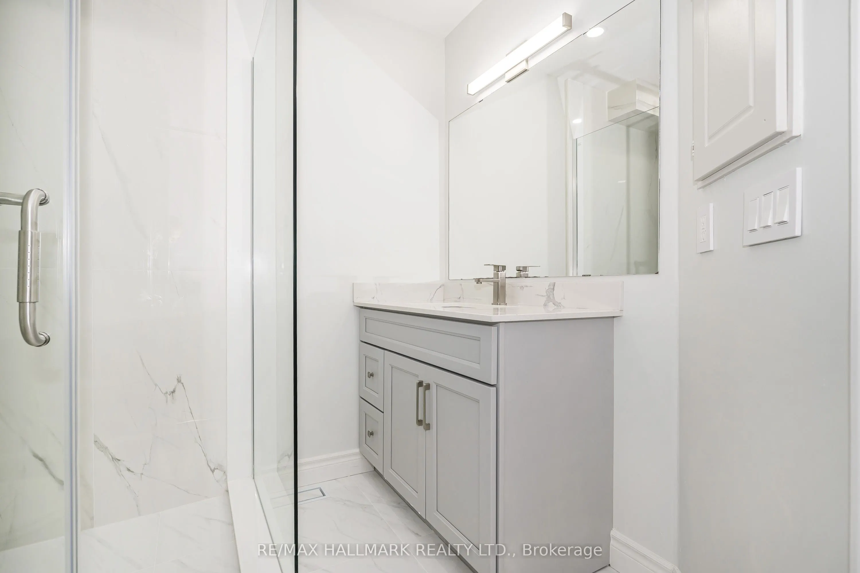 125 Viella Street #UPPER