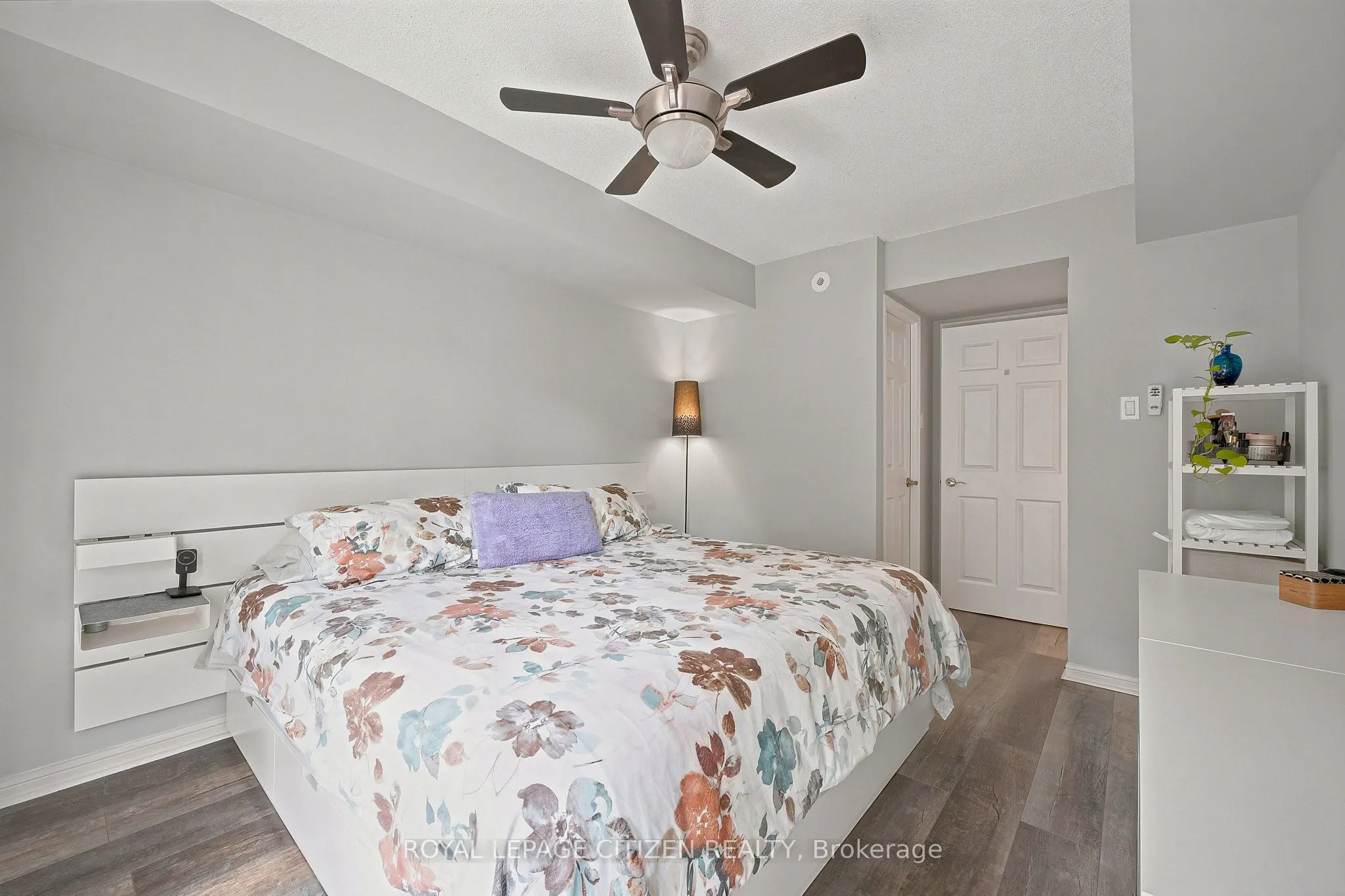 75 George Appleton Way #2048