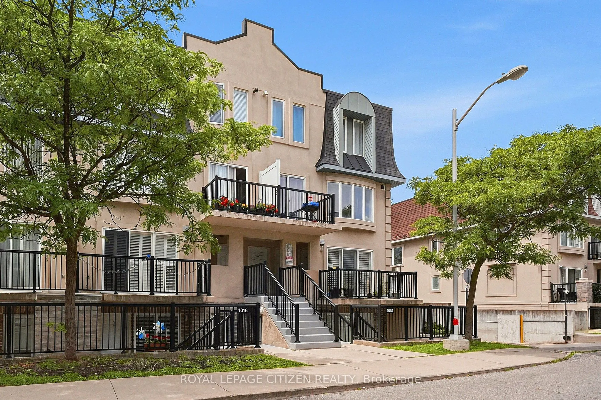 75 George Appleton Way #2048