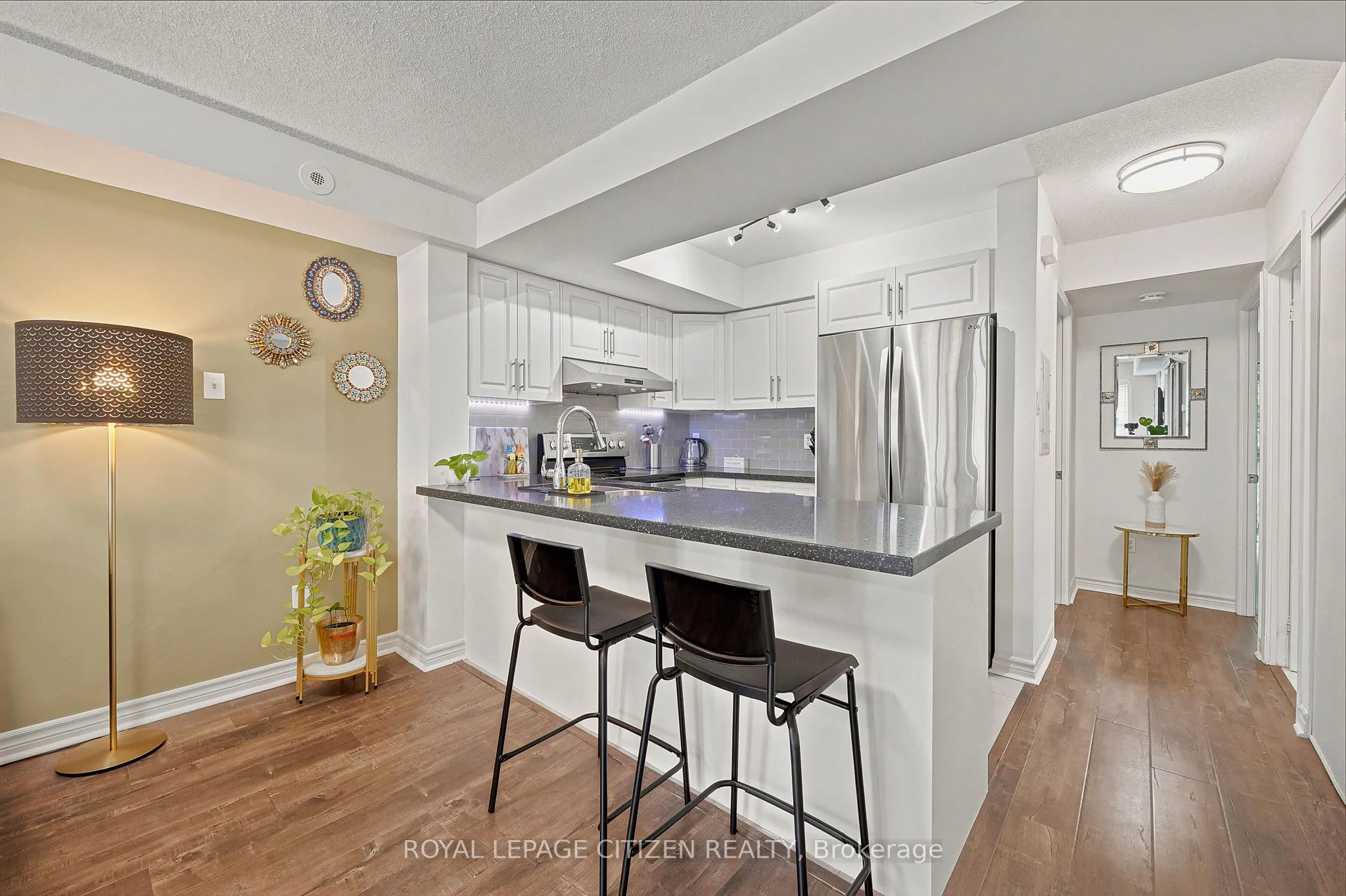 75 George Appleton Way #2048