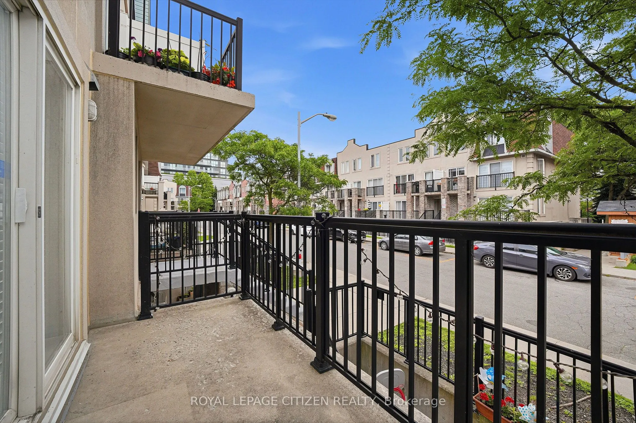 75 George Appleton Way #2048