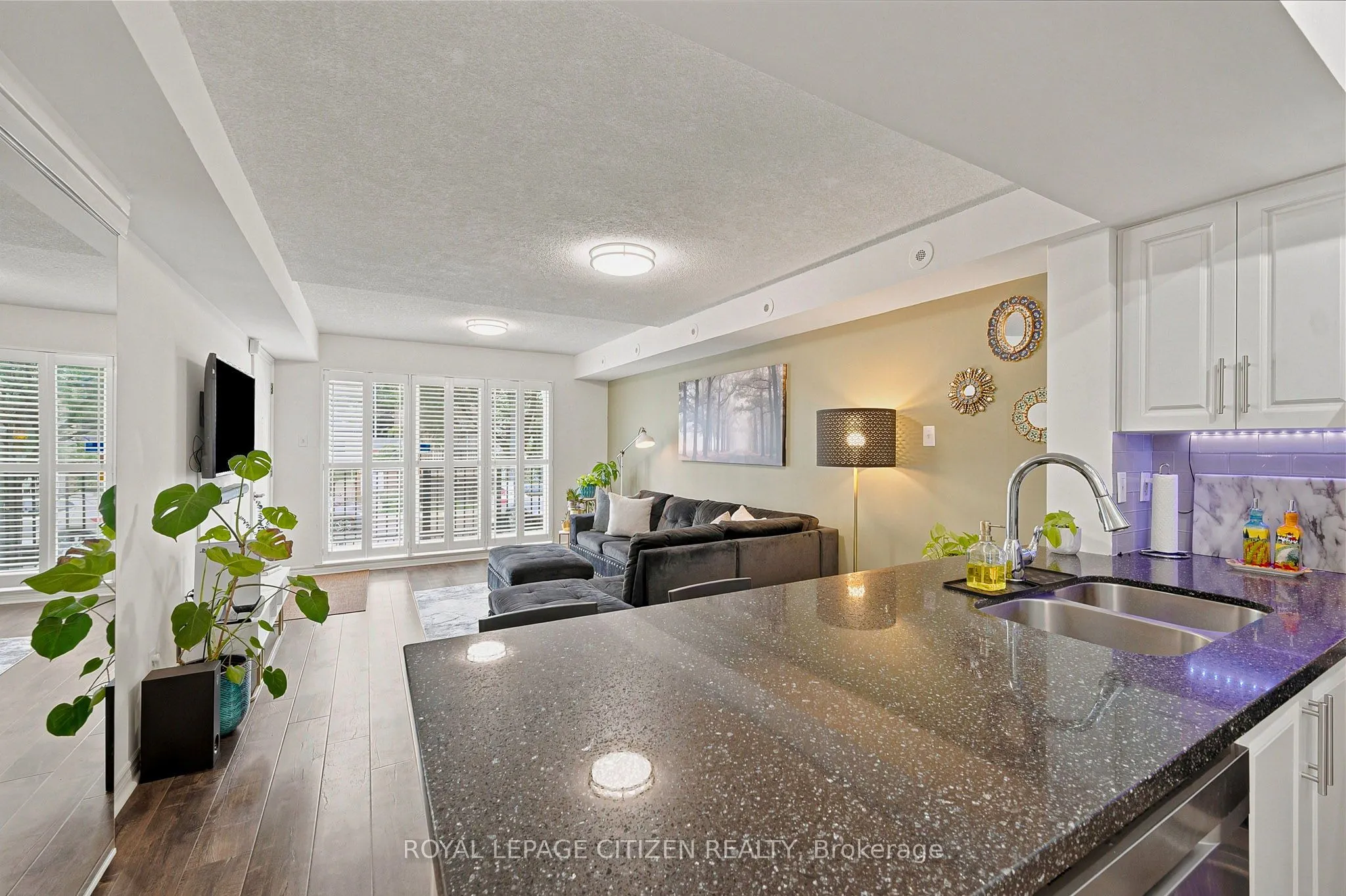 75 George Appleton Way #2048