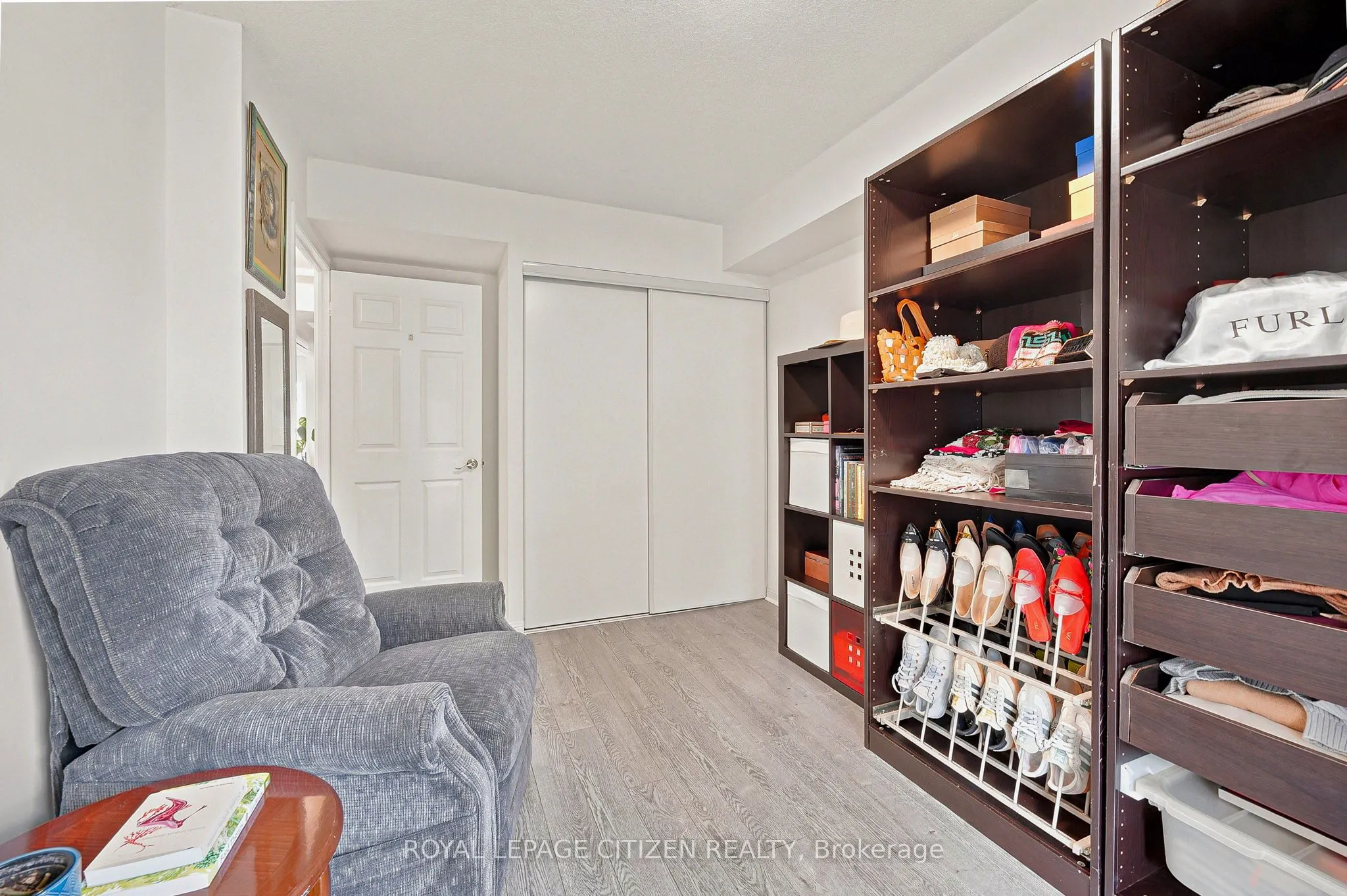 75 George Appleton Way #2048