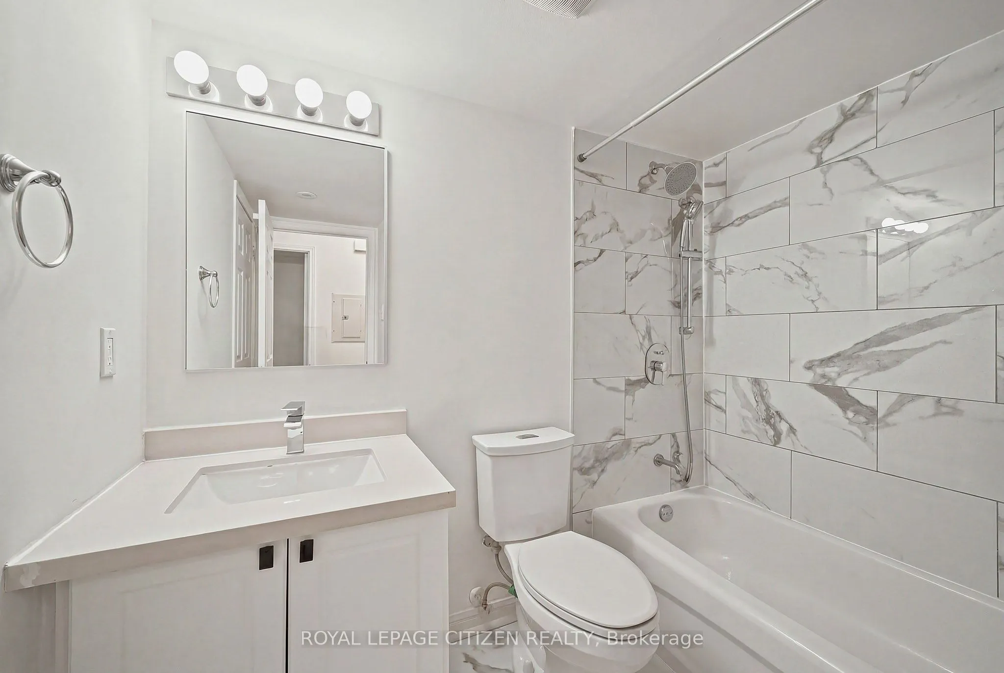 75 George Appleton Way #2048