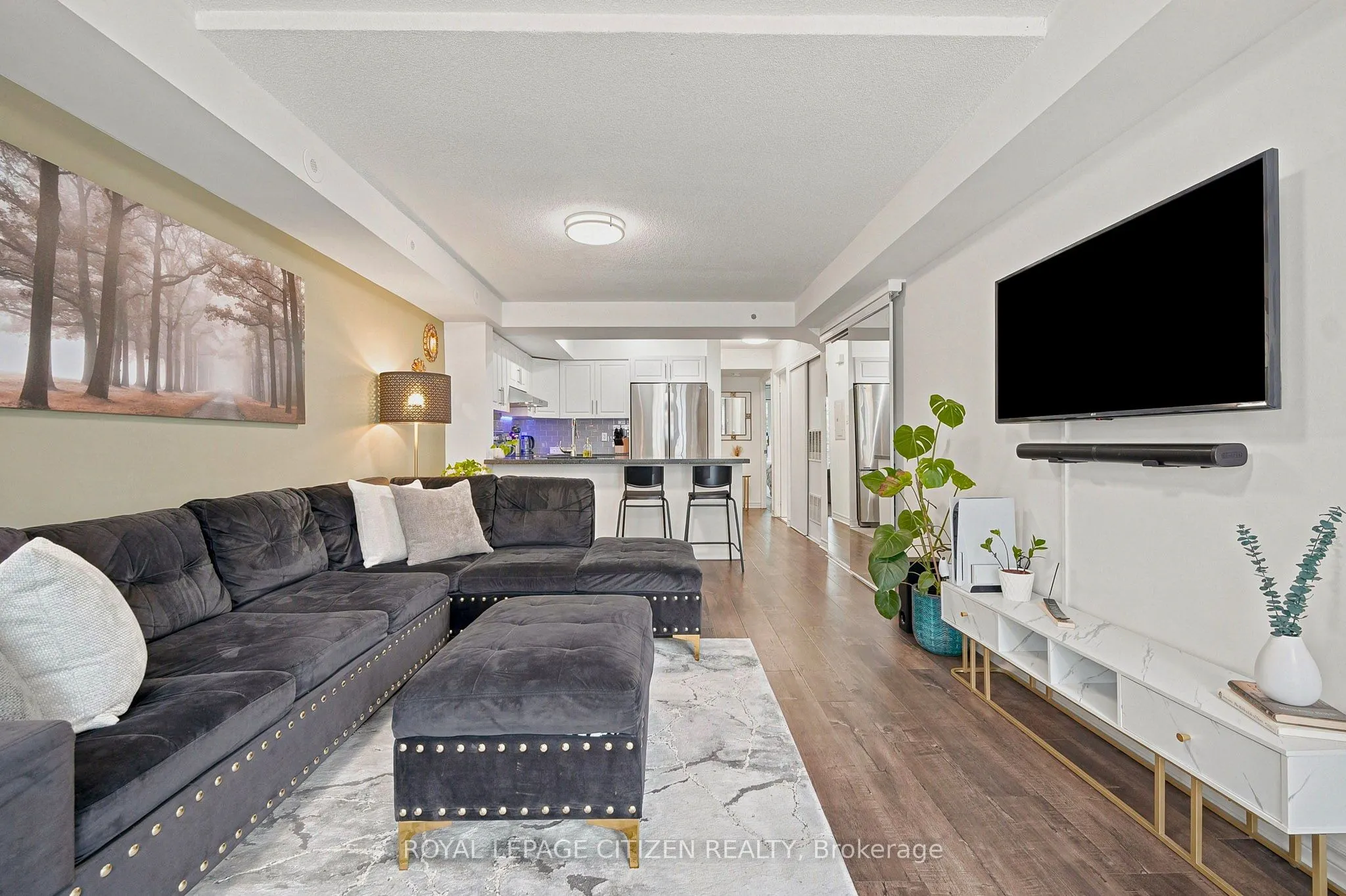 75 George Appleton Way #2048