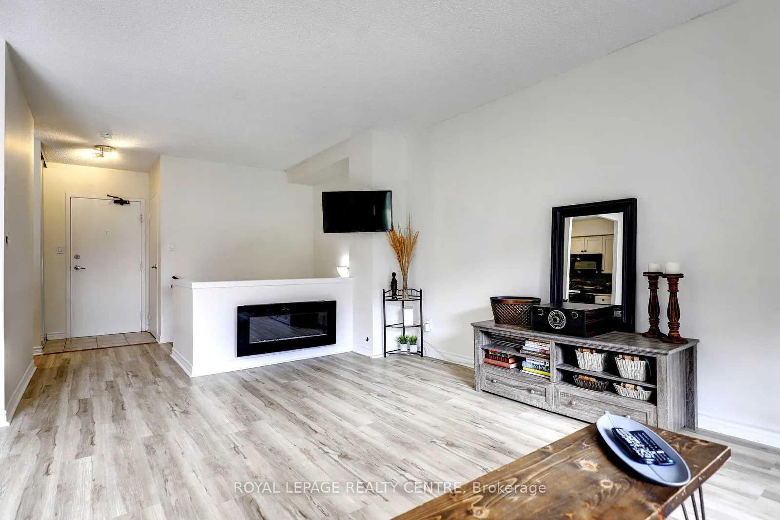 1000 Cedarglen Gate #201