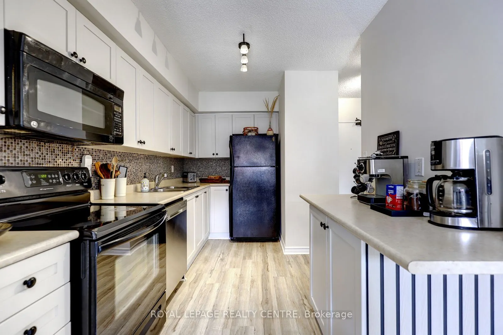 1000 Cedarglen Gate #201